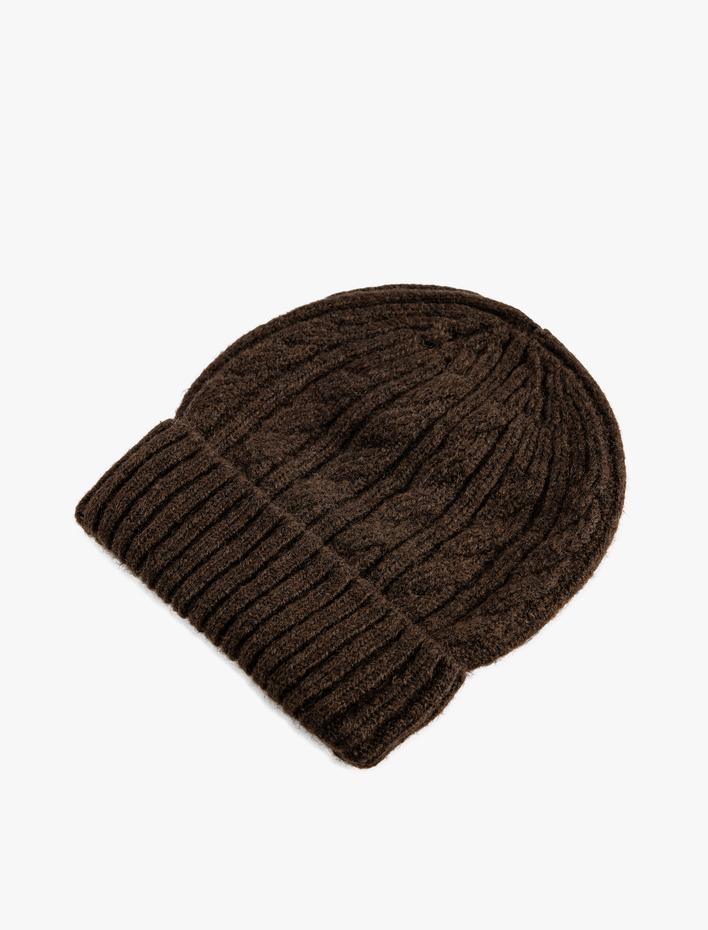 Kadın Saç Örgü Bere Kenarları Katlı