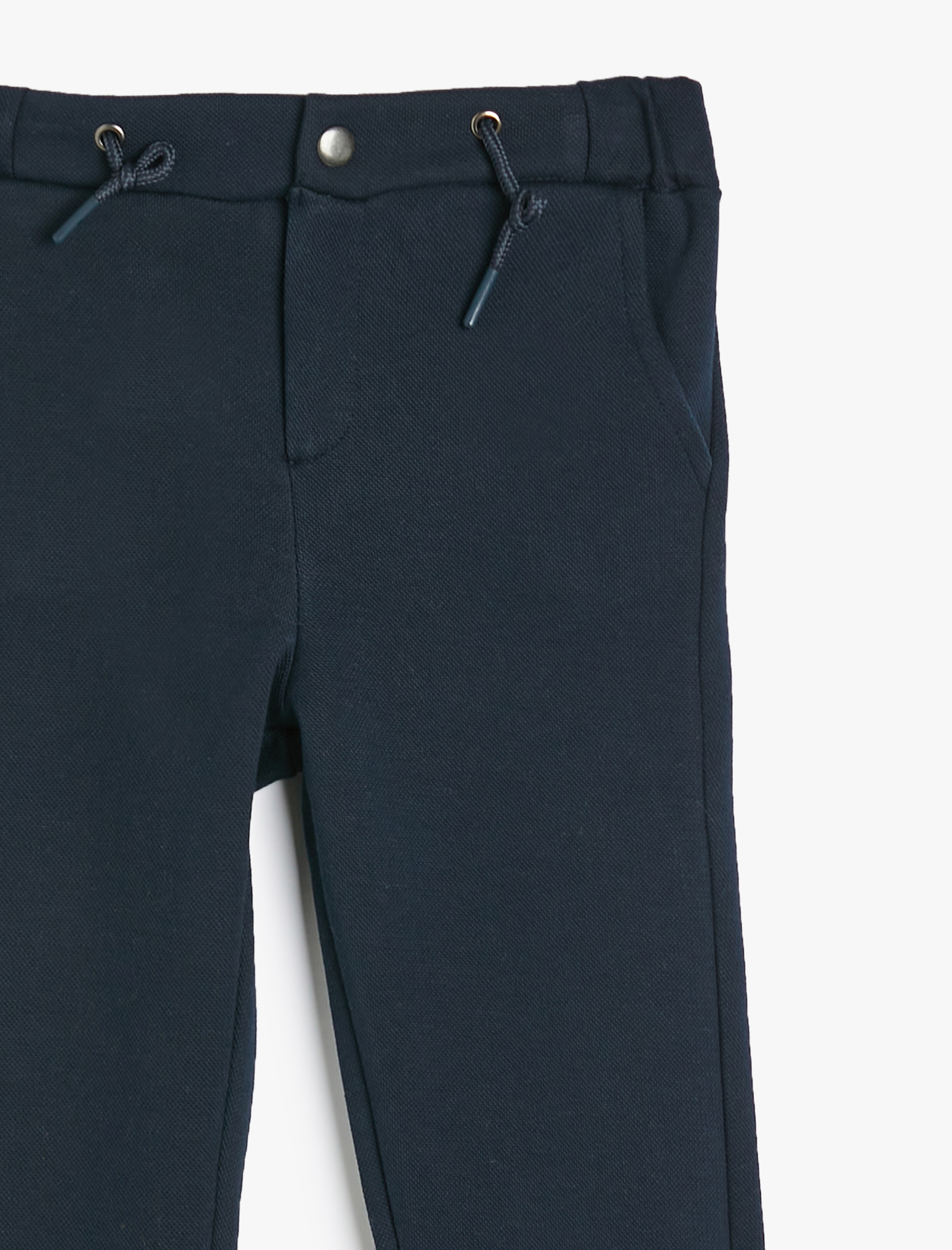  Erkek Çocuk Pamuklu Cep Detaylı Beli Bağlamalı Pantolon Görünümlü Okul Eşofman Altı