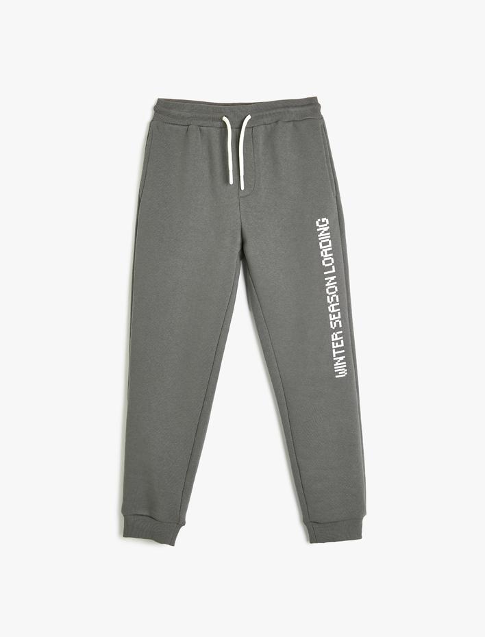 Erkek Çocuk Slogan Baskı Detaylı Cepli Beli Bağlamalı Şardonlu Jogger Eşofman Altı