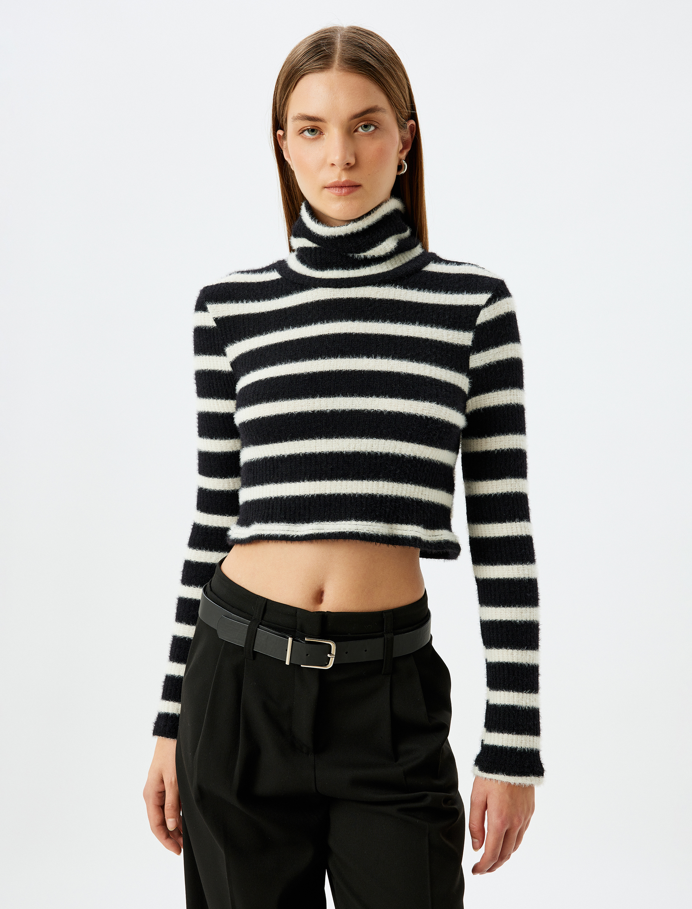   Slim Fit Uzun Kollu Balıkçı Yaka Peluş Tişört