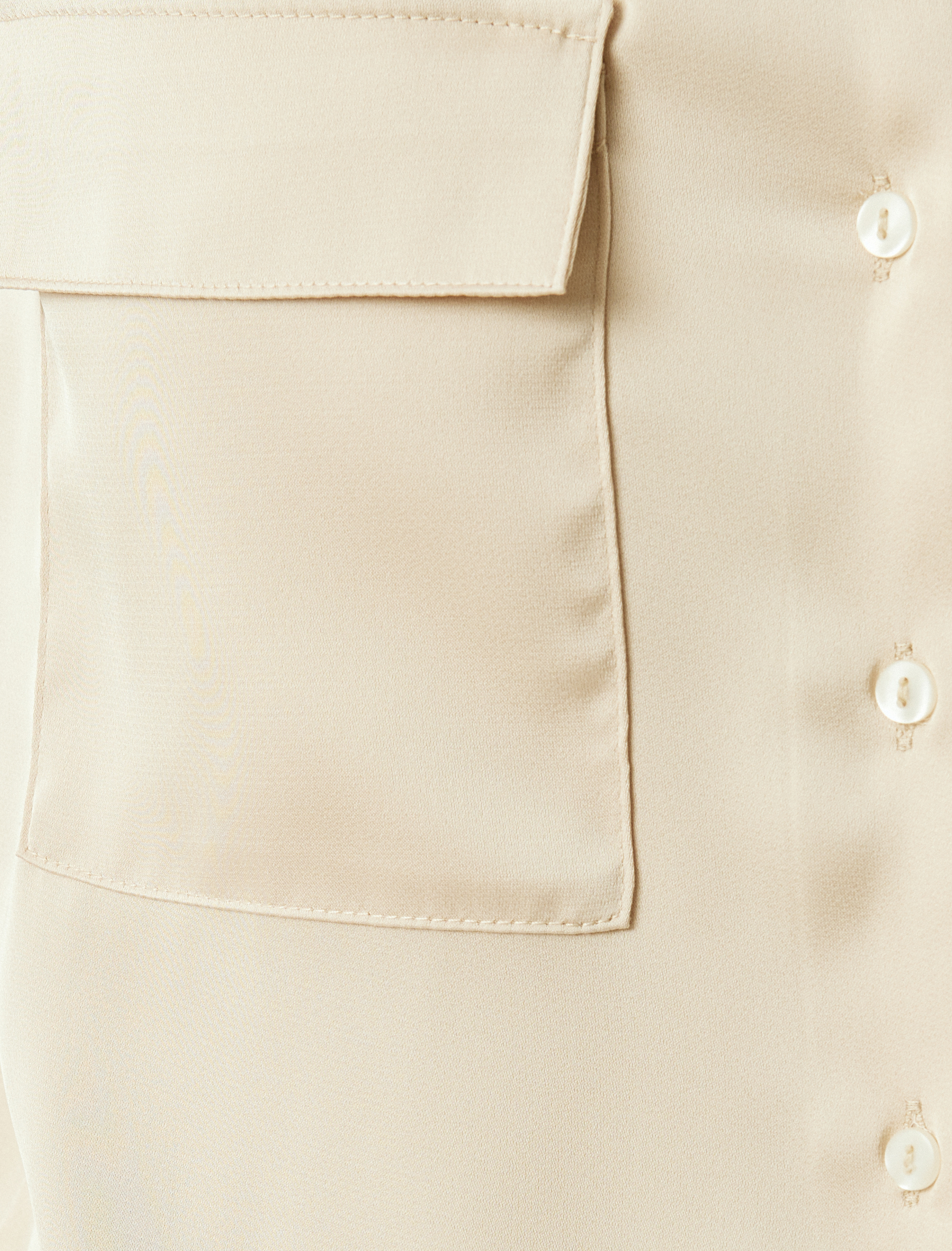   Uzun Kollu Kapaklı Cep Detaylı Saten Gömlek