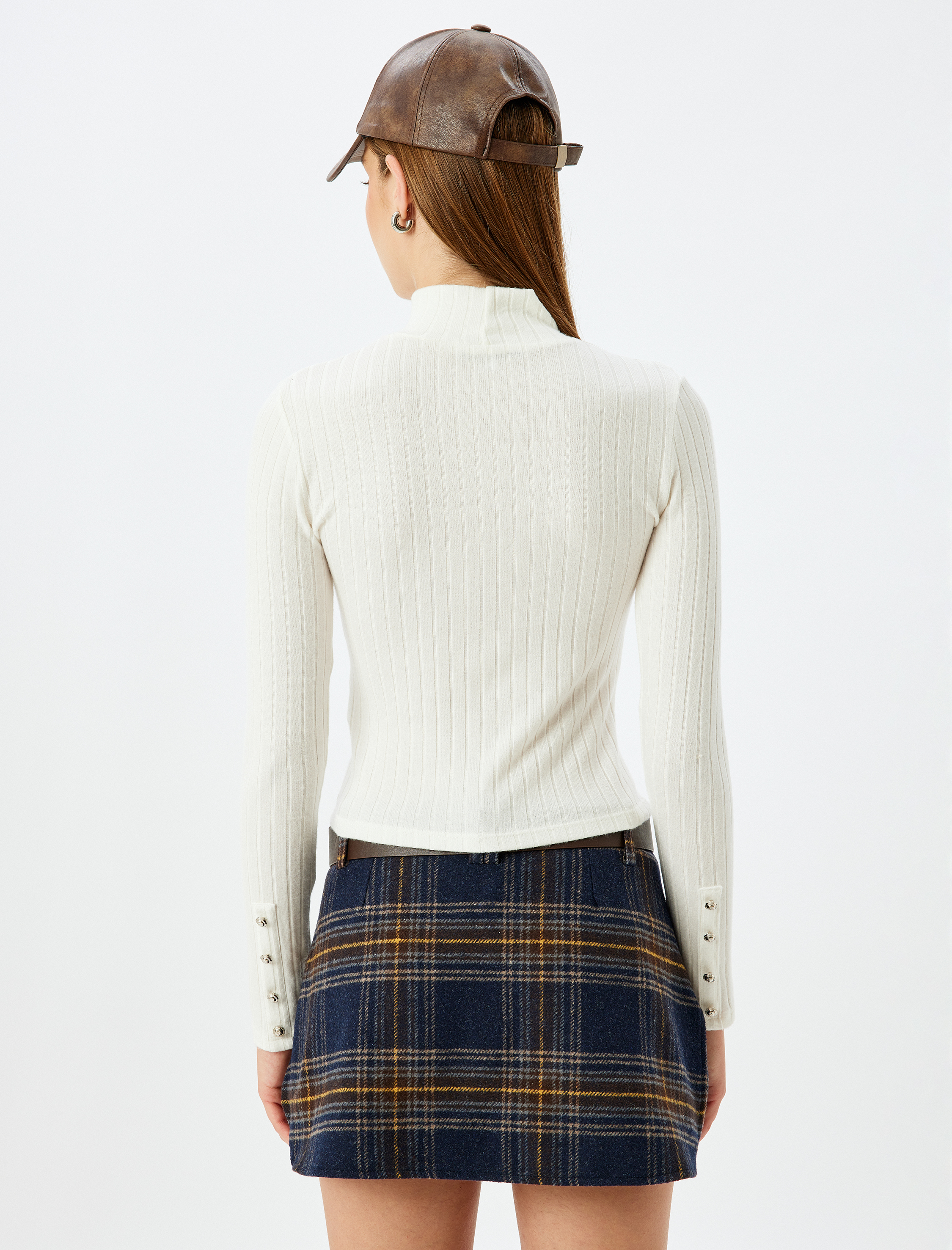 Koton X Sima Tarkan - Üç İplik Şardonlu Düğme Detaylı Uzun Kollu Dik Yaka Slim Fit Tişört