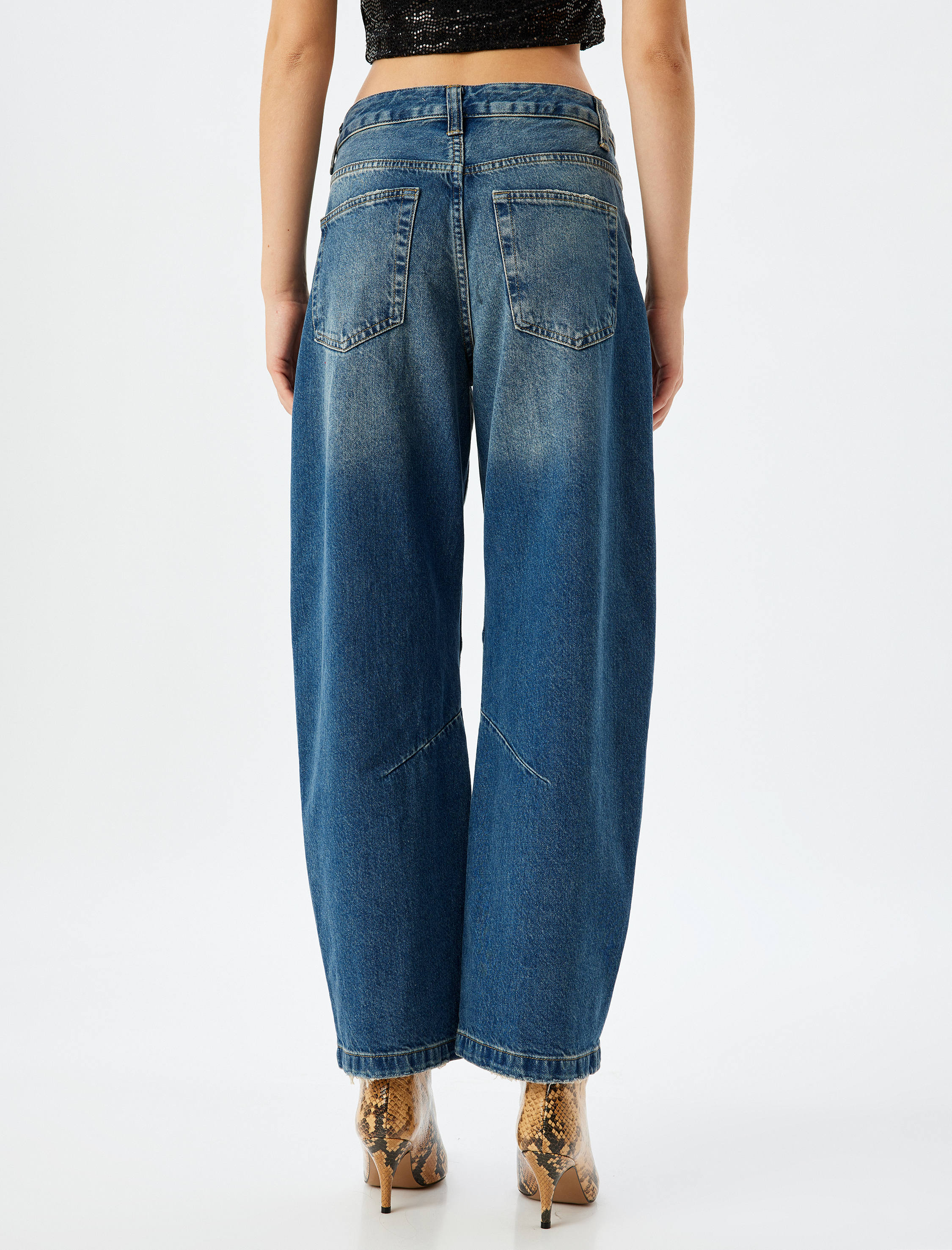   Koton X İnji - Bol Kalıp Dikiş Detaylı Cepli Balon Fit Denim Pantolon