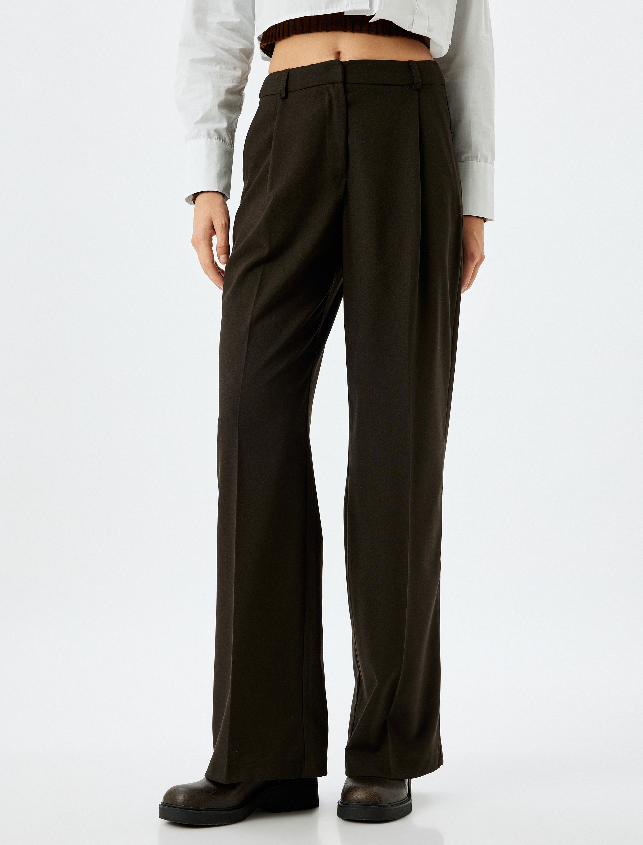   Cepli Pile Detaylı Düz Geniş Paça Kumaş Pantolon