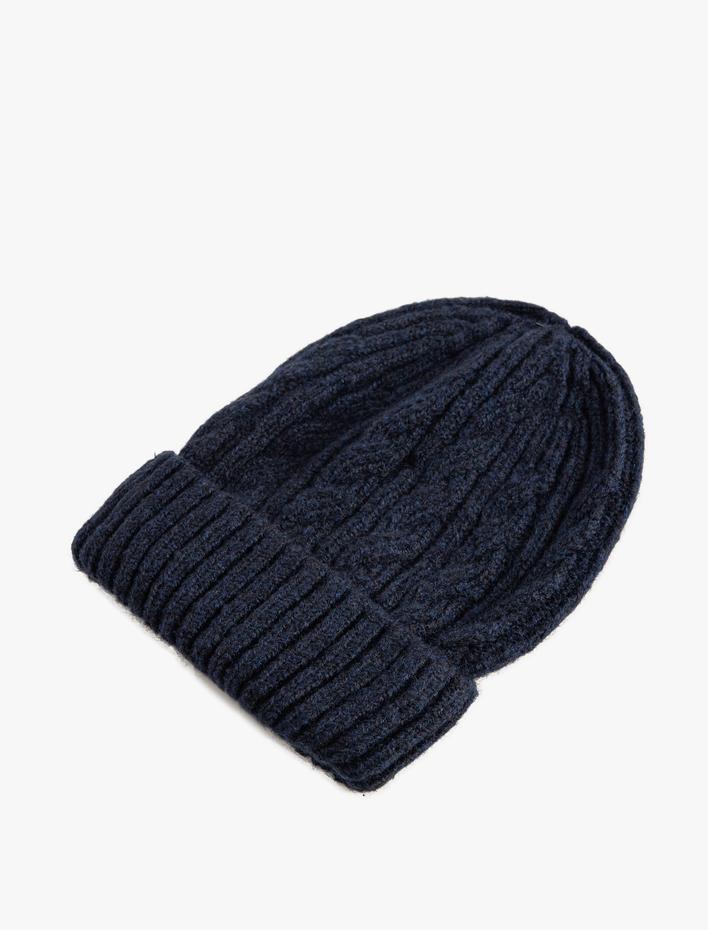 Kadın Saç Örgü Bere Kenarları Katlı