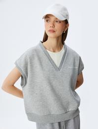 Oversize Kolsuz Sweatshirt V Yaka Slogan İşlemeli Şardonlu