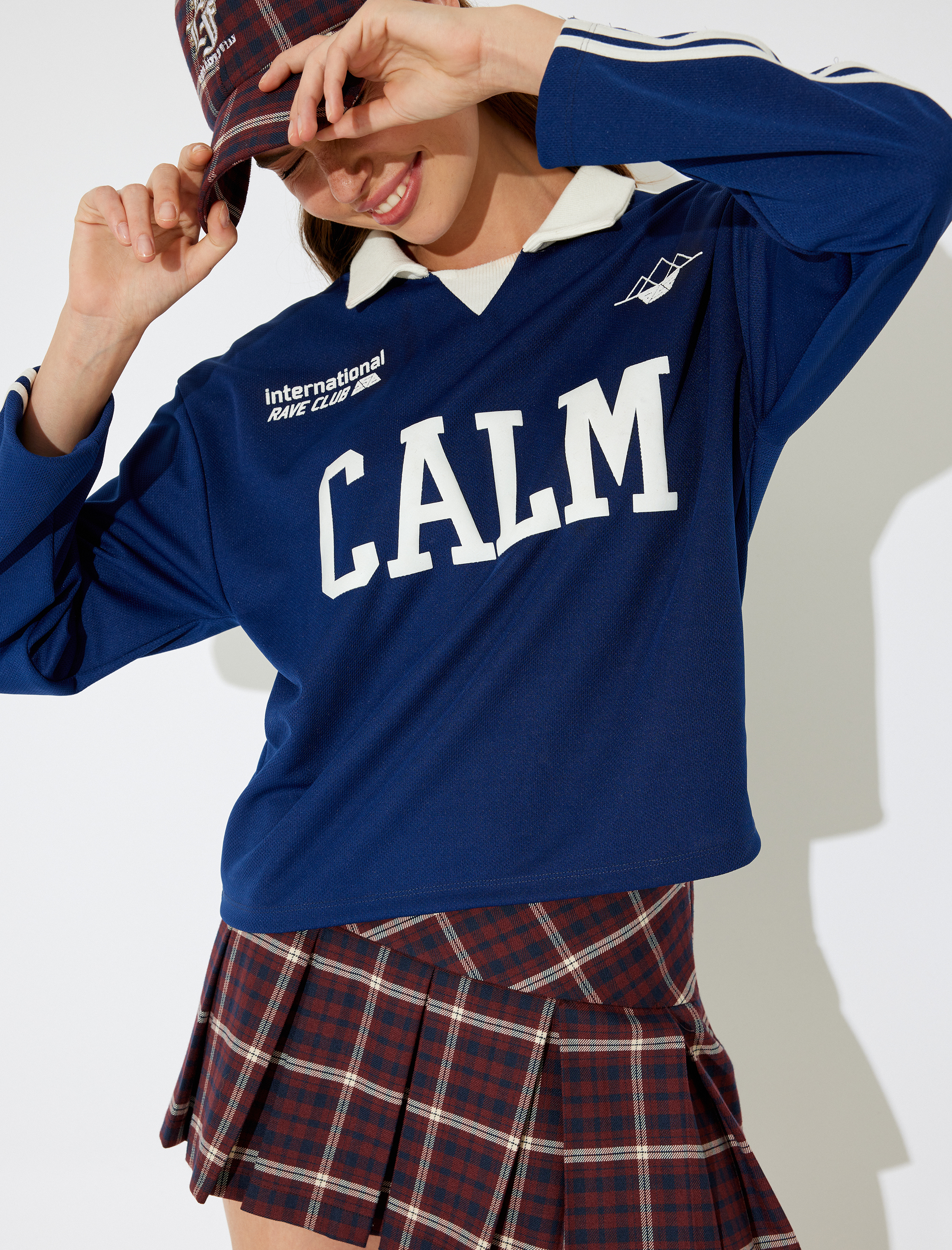   Koton X İnji - Polo Yaka Kolej Baskılı Uzun Kollu Şerit Detaylı Tişört