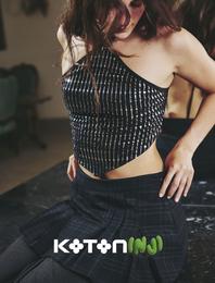 Koton X İnji - Halter Yaka Crop Sırtı Bağcıklı Asimetrik Pullu Abiye Bluz