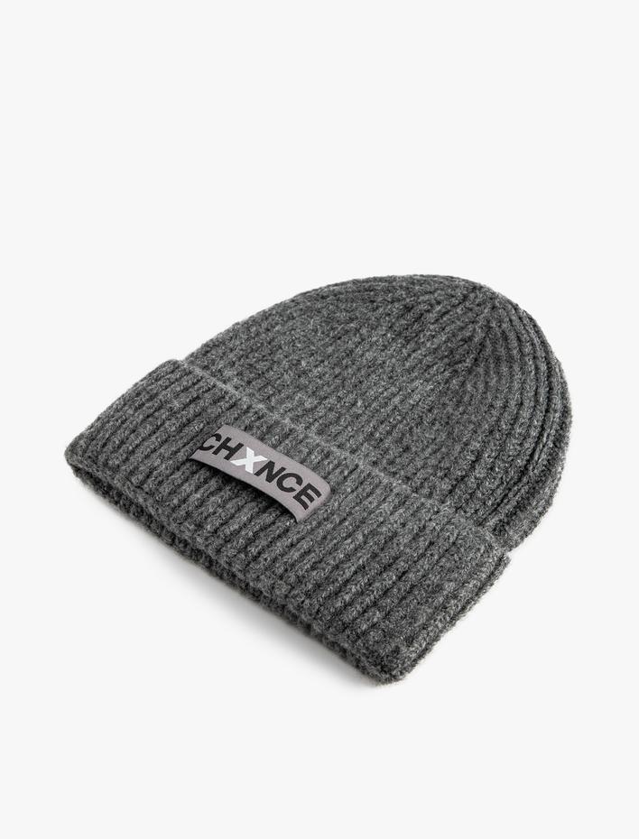 Erkek Katlı Bere Slogan Baskılı Etiket İşlemeli