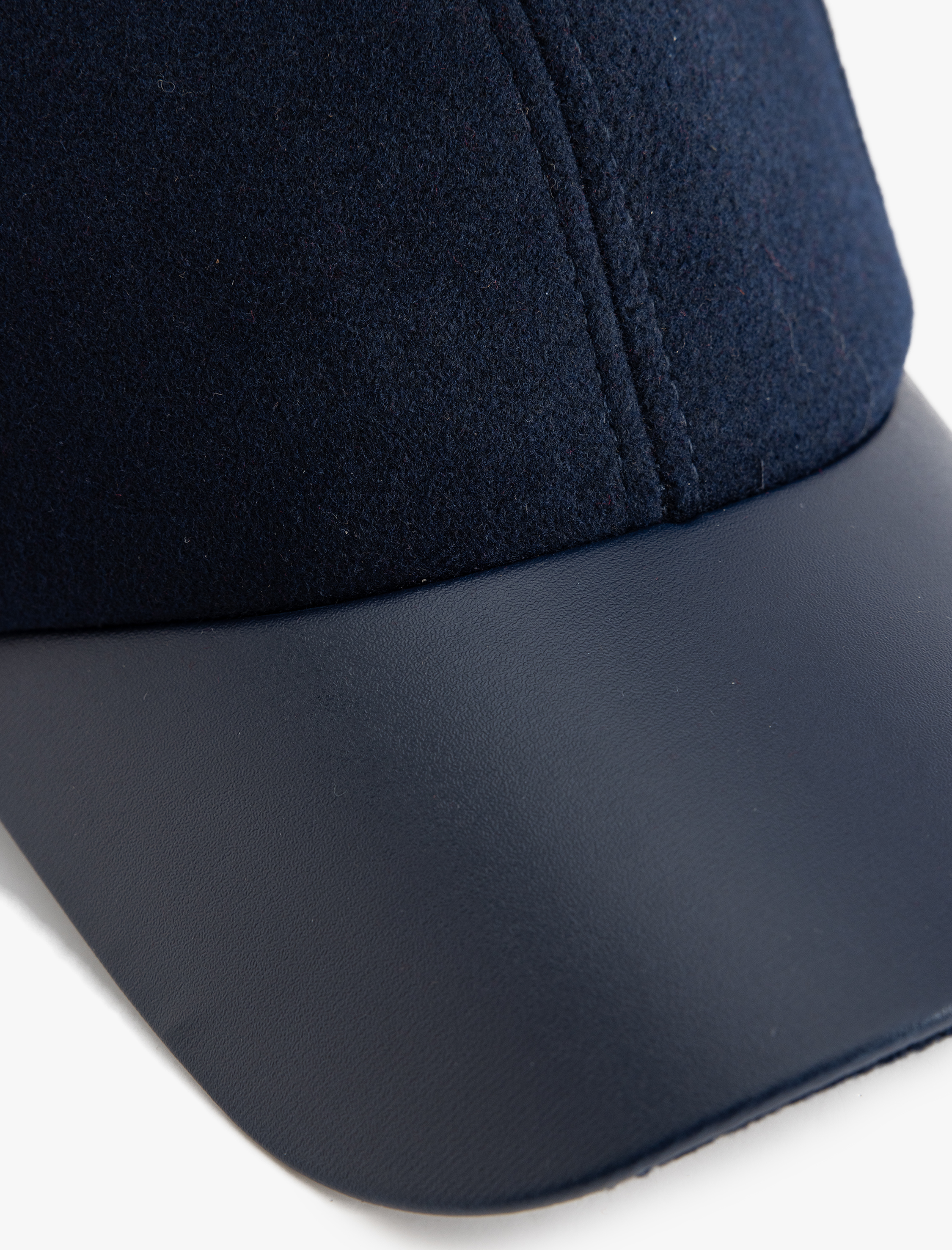  Erkek Suni Deri Siperlikli Kep Şapka