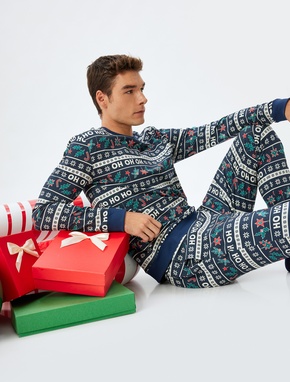 Yılbaşı Temalı Rahat Kesim Pamuklu Örme Pijama Seti