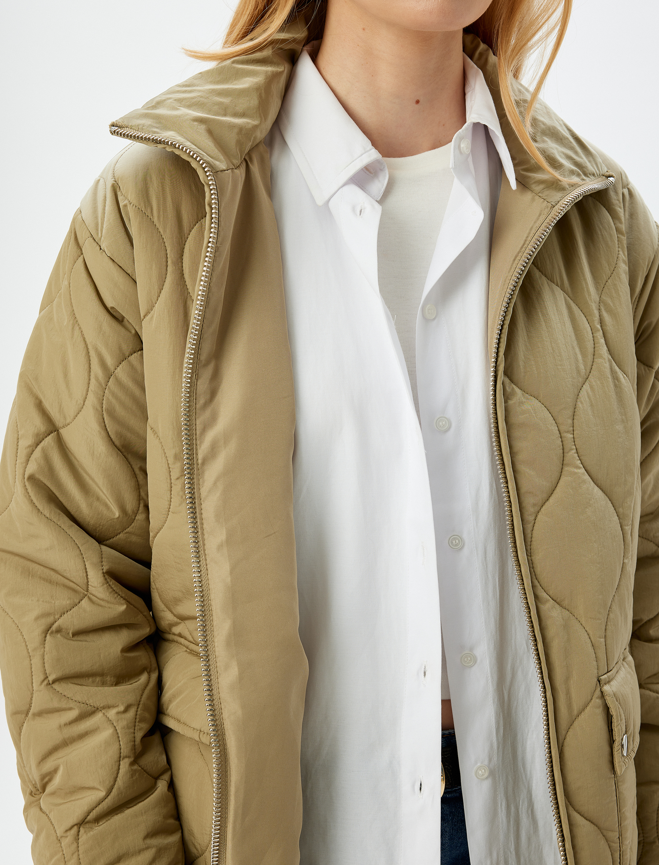   Fermuarlı Cepli Dik Yaka Kapitone Şişme Mont