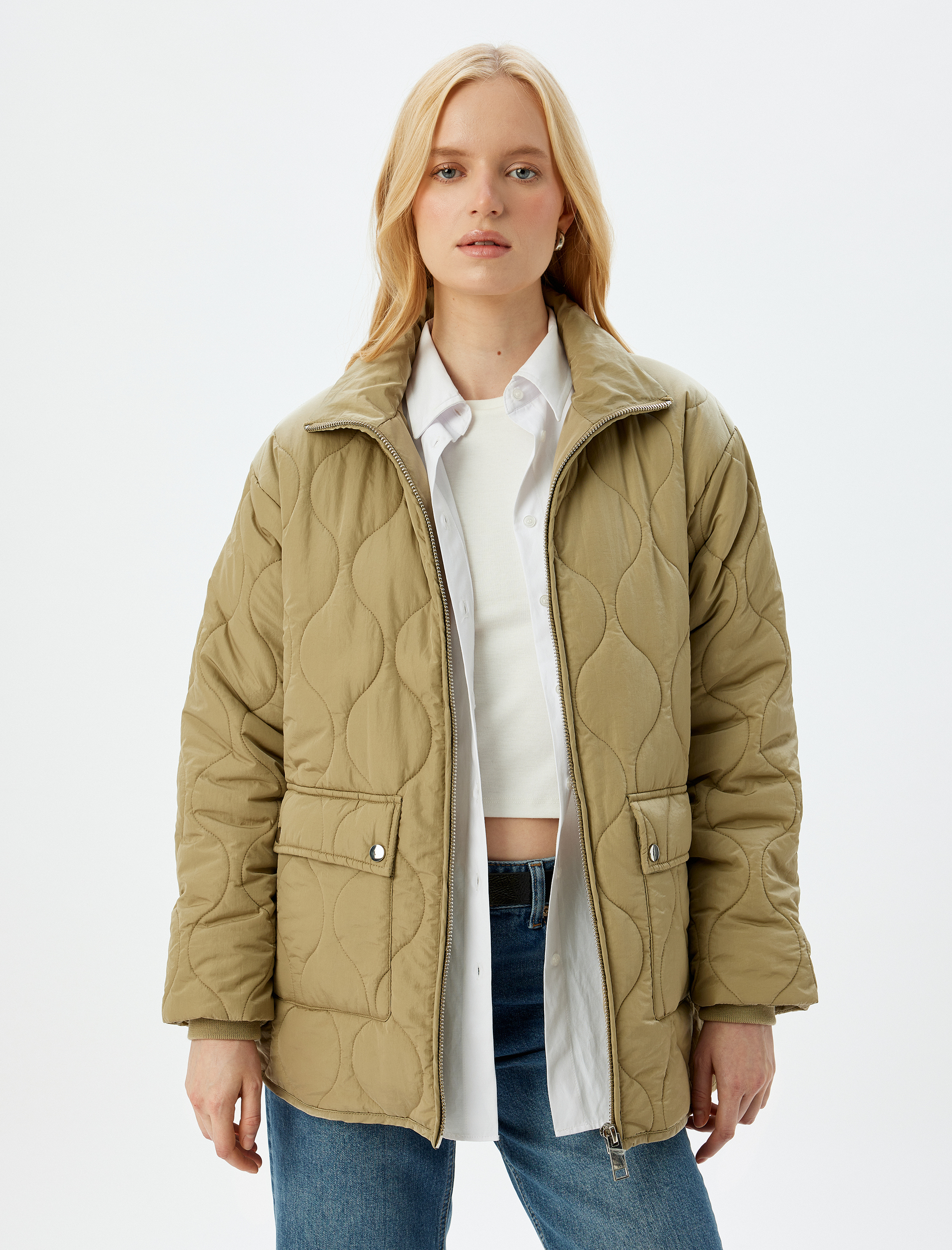   Fermuarlı Cepli Dik Yaka Kapitone Şişme Mont