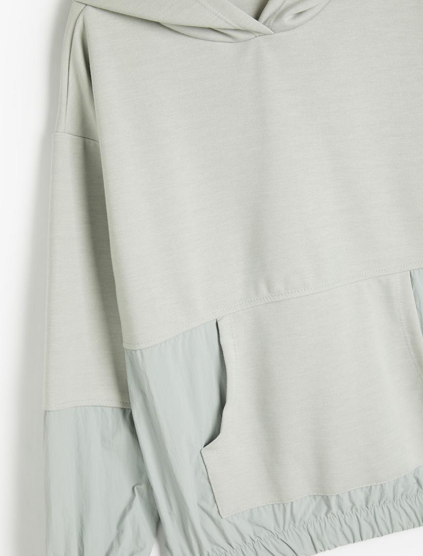  Kız Çocuk Oversize Kapşonlu Sweat Uzun Kollu Kanguru Cepli Paraşüt Kumaş Detaylı