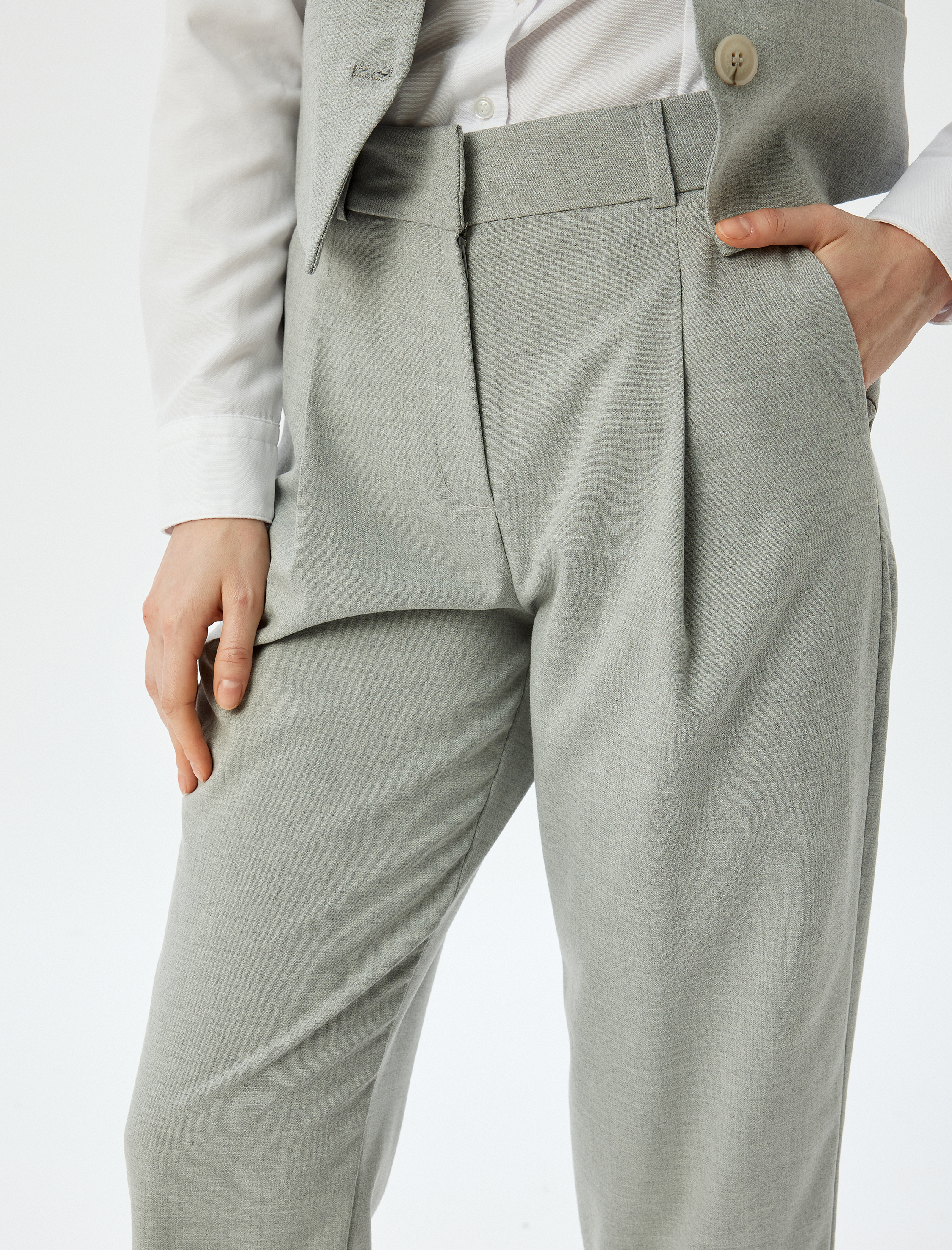   Yüksek Bel Cepli Havuç Kesim Kumaş Pantolon