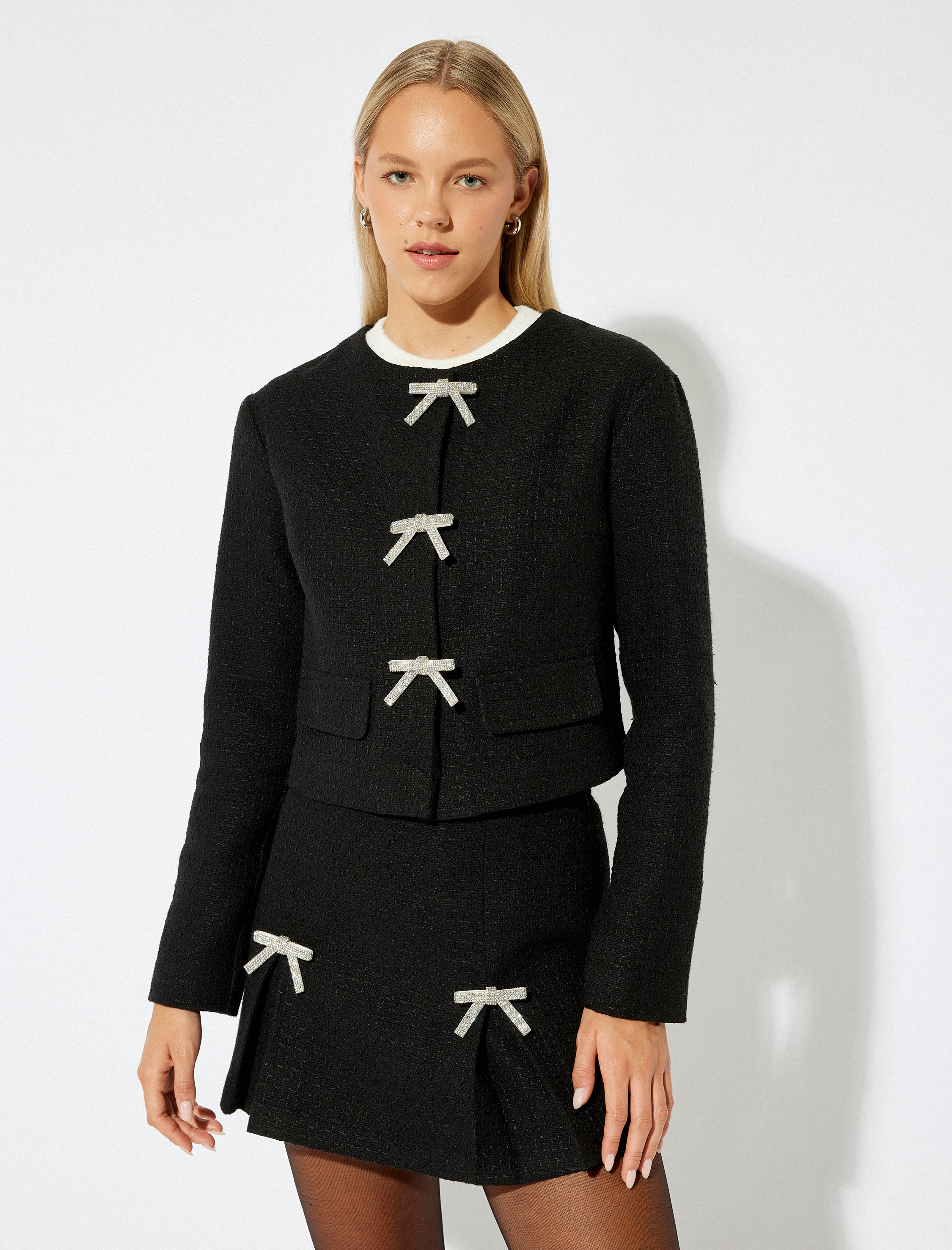   Kapaklı Çift Cep Detaylı Fiyonklu Düğmeli Slim Fit Tüvit Shacket