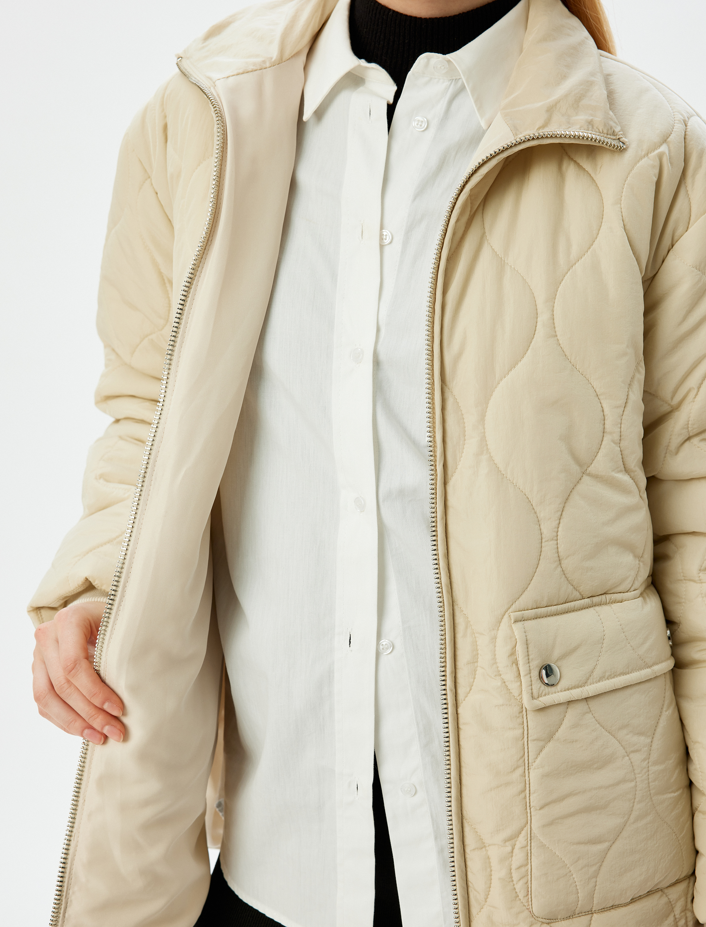   Fermuarlı Cepli Dik Yaka Kapitone Şişme Mont