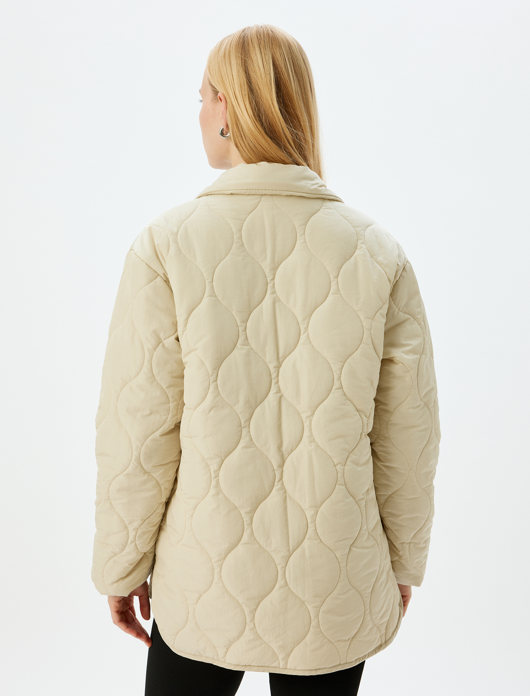   Fermuarlı Cepli Dik Yaka Kapitone Şişme Mont