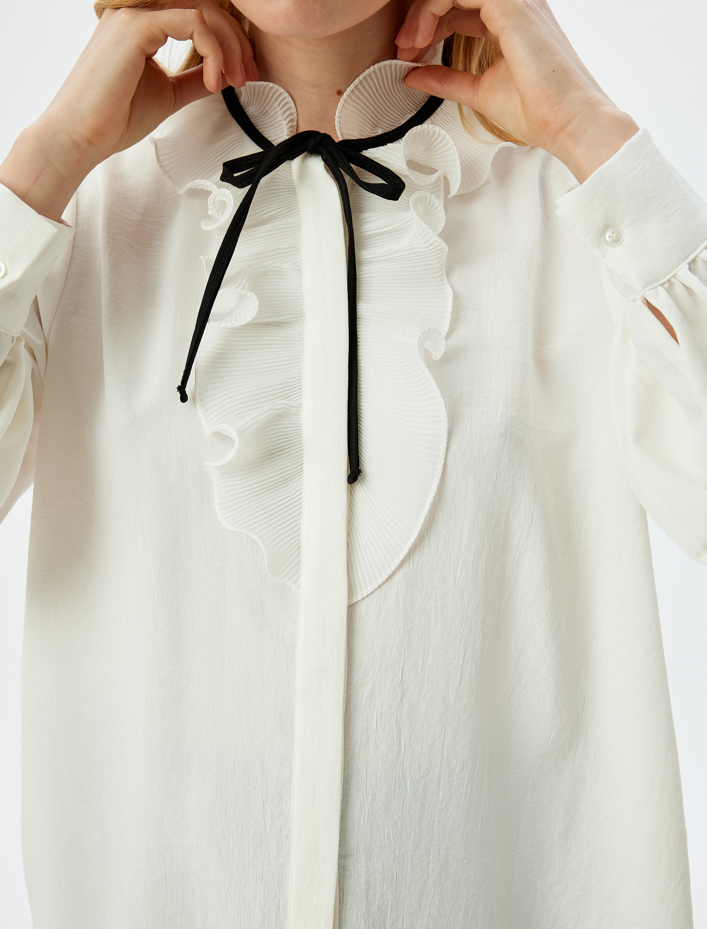   Uzun Kollu Volümlü  Fırfırlı Bağlama Detaylı Gömlek