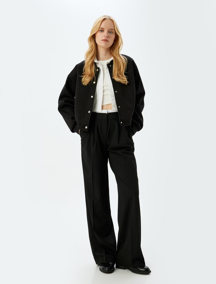  Çift Bel Detaylı Cepli Pile Detaylı Geniş Paça Kumaş Pantolon