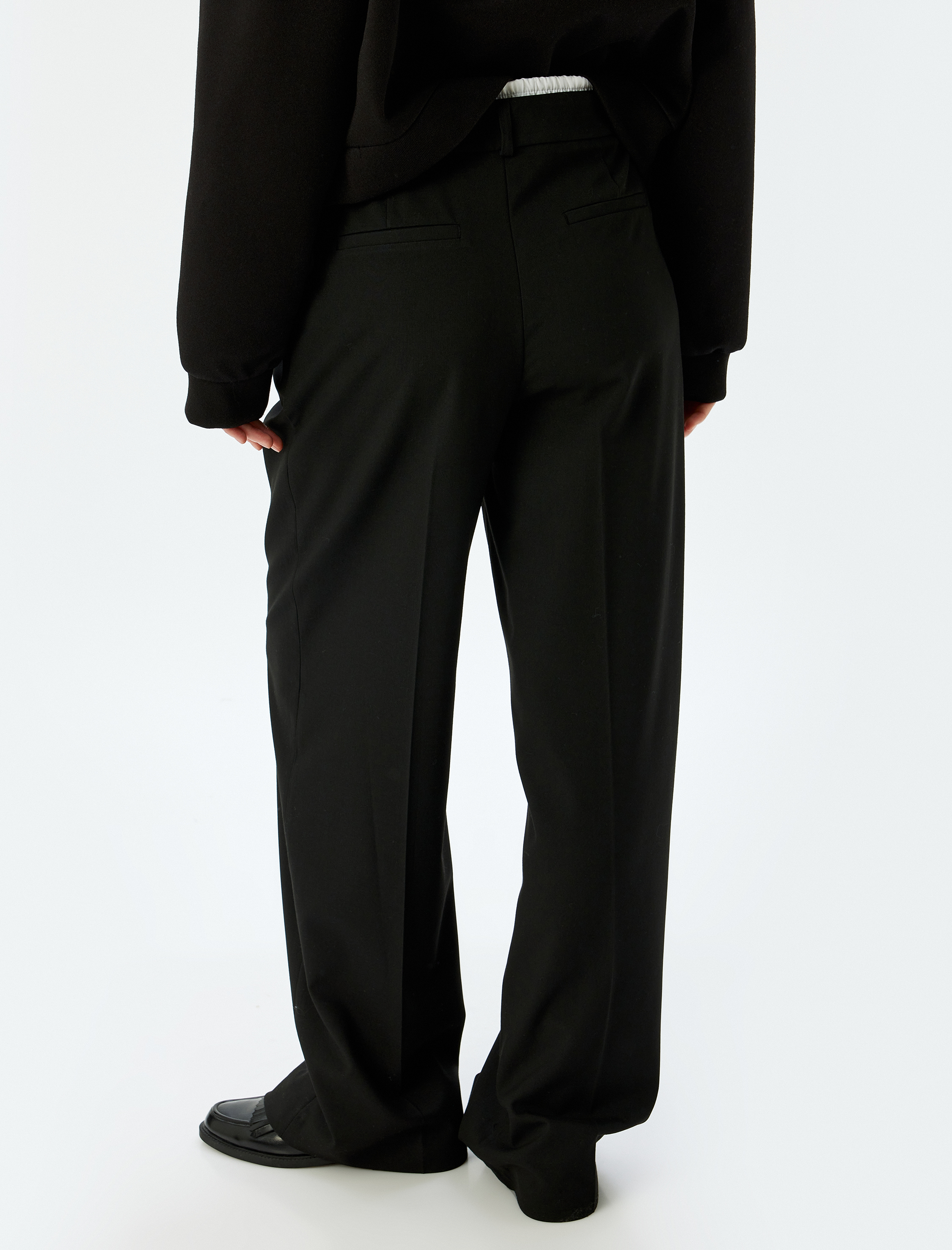   Çift Bel Detaylı Cepli Pile Detaylı Geniş Paça Kumaş Pantolon