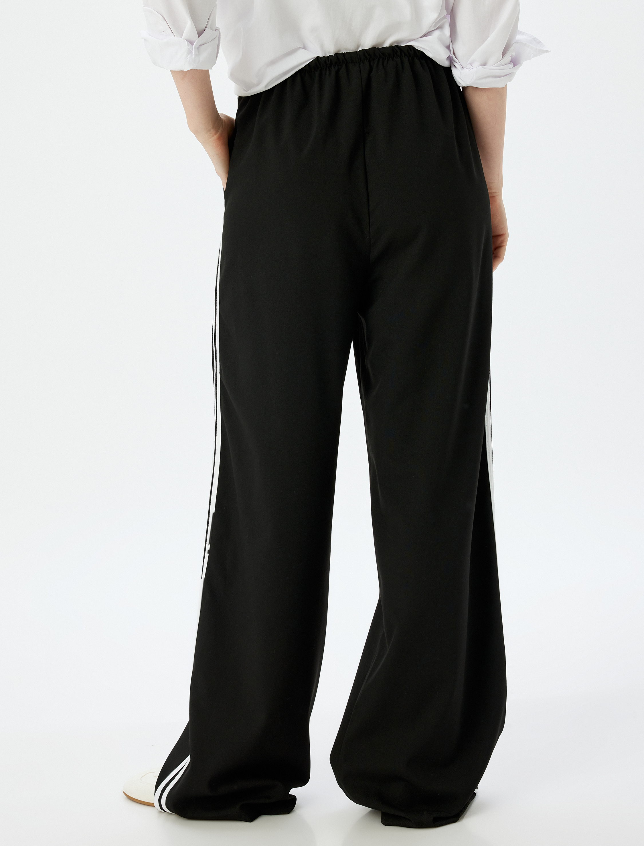   Cepli Yandan Şerit Detaylı Eşofman Pantolon