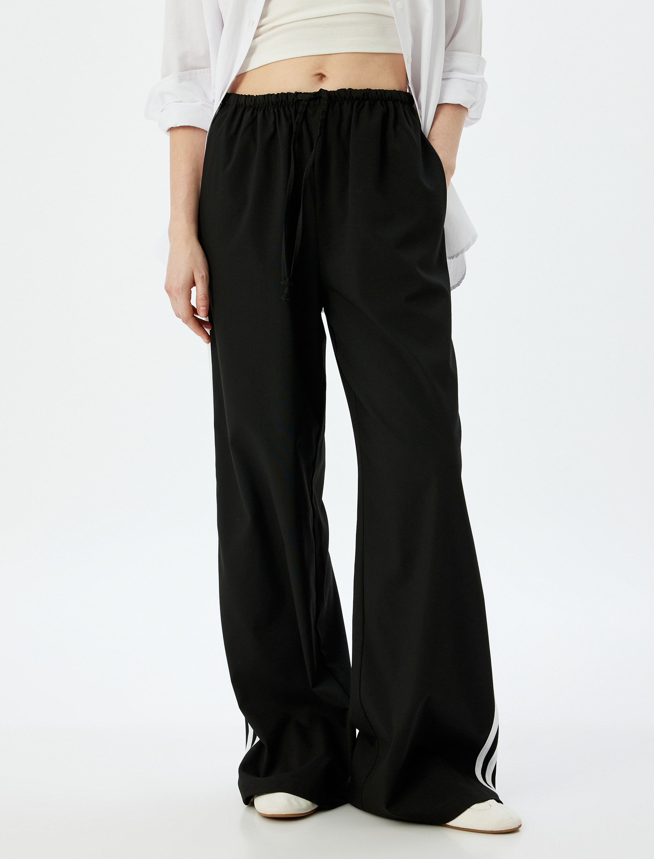   Cepli Yandan Şerit Detaylı Eşofman Pantolon