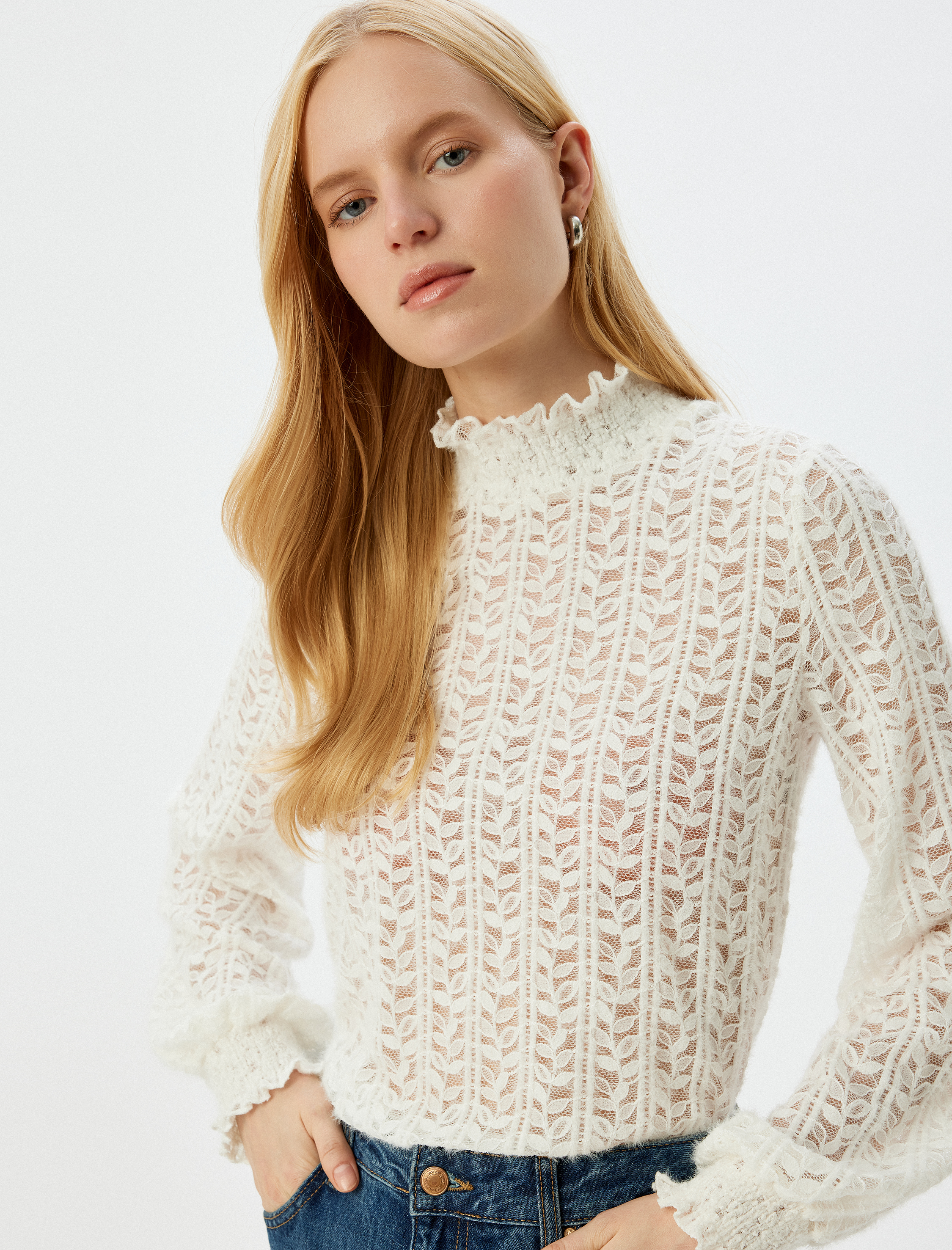   Yumuşak Dokulu Dik Yaka Transparan Floral Dantel Bluz