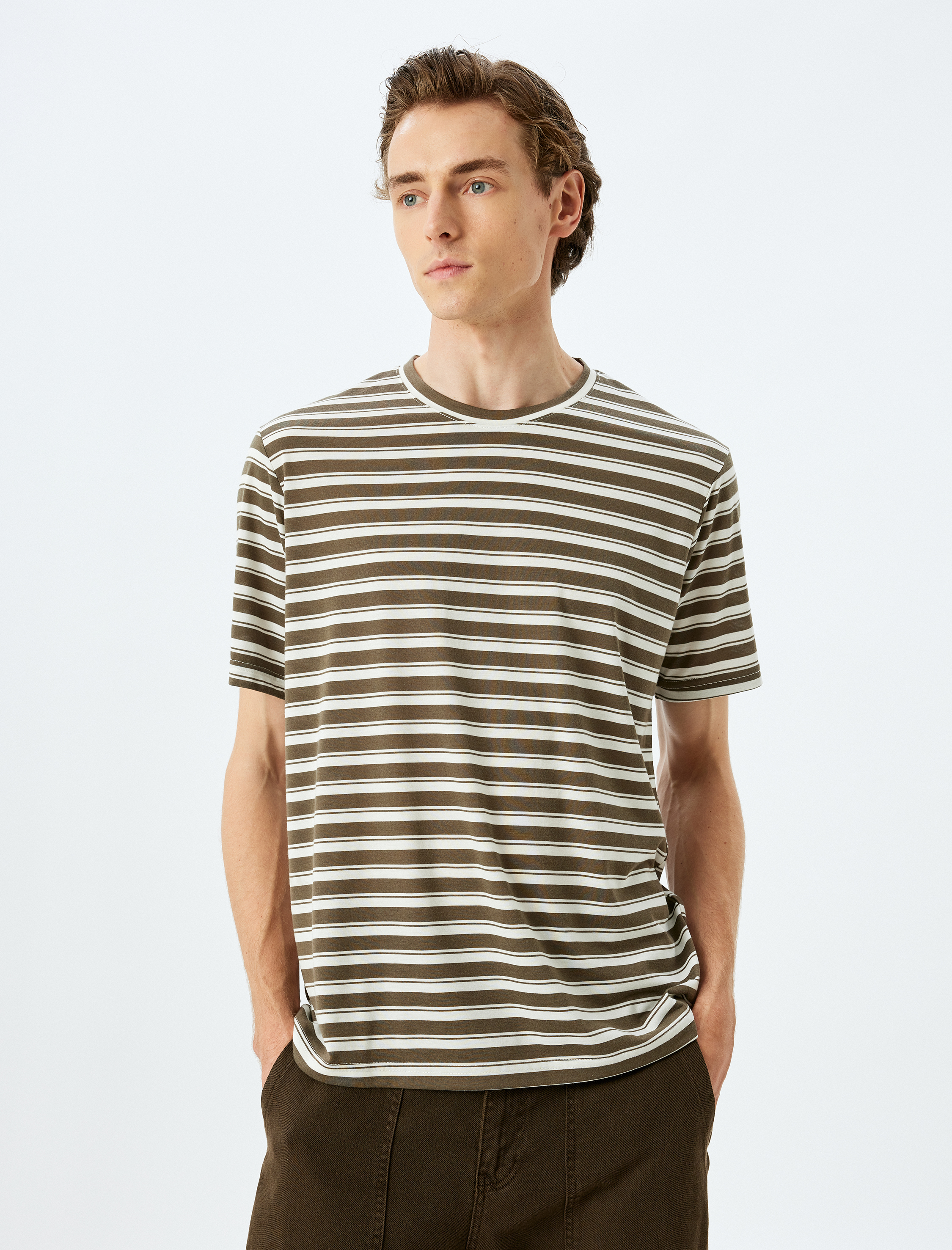   Bisiklet Yaka Viskon Karışımlı Kısa Kollu Regular Fit Çizgili Tişört