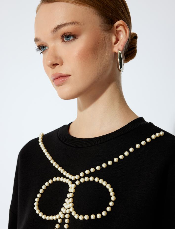  Koton X Sibil Çetinkaya - İnci Fiyonk İşlemeli Sweatshirt Bisiklet Yaka Uzun Kollu Üç İplik Şardonlu