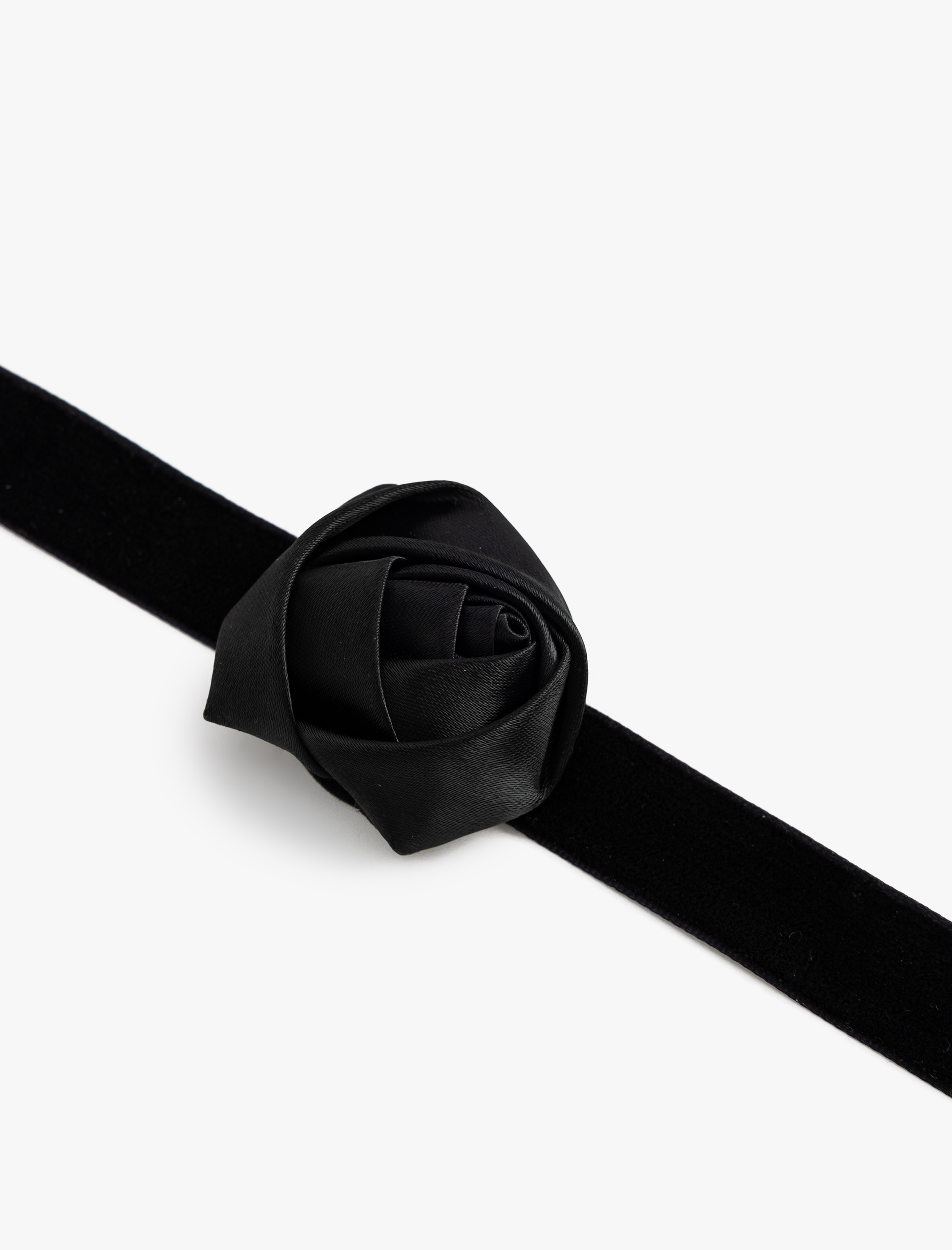  Kadın Saten Gül Aplikeli Choker Kolye - Koton X Sibil Çetinkaya