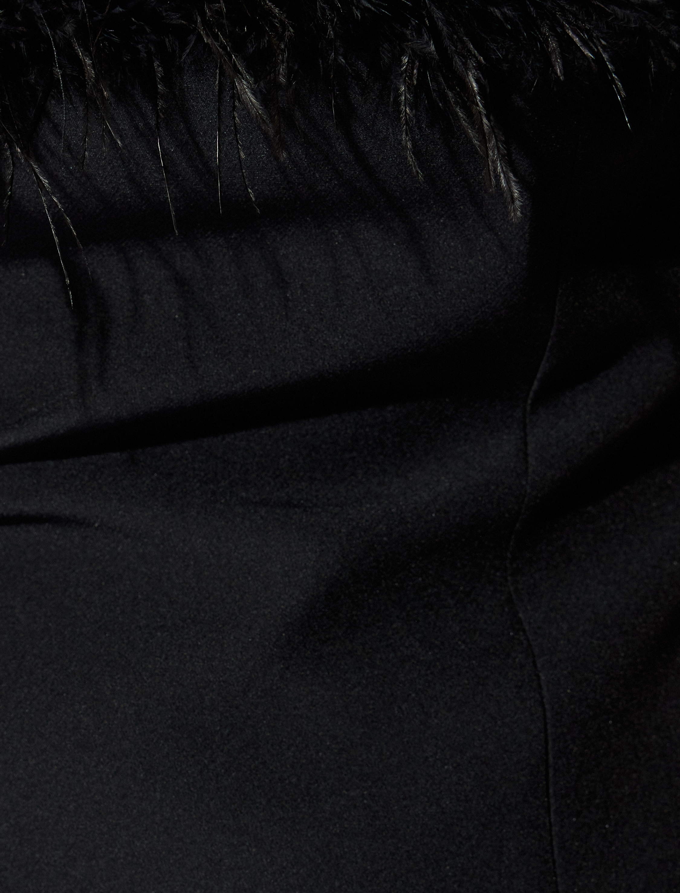   Tüylü Straplez Mini Kolsuz Abiye Elbise