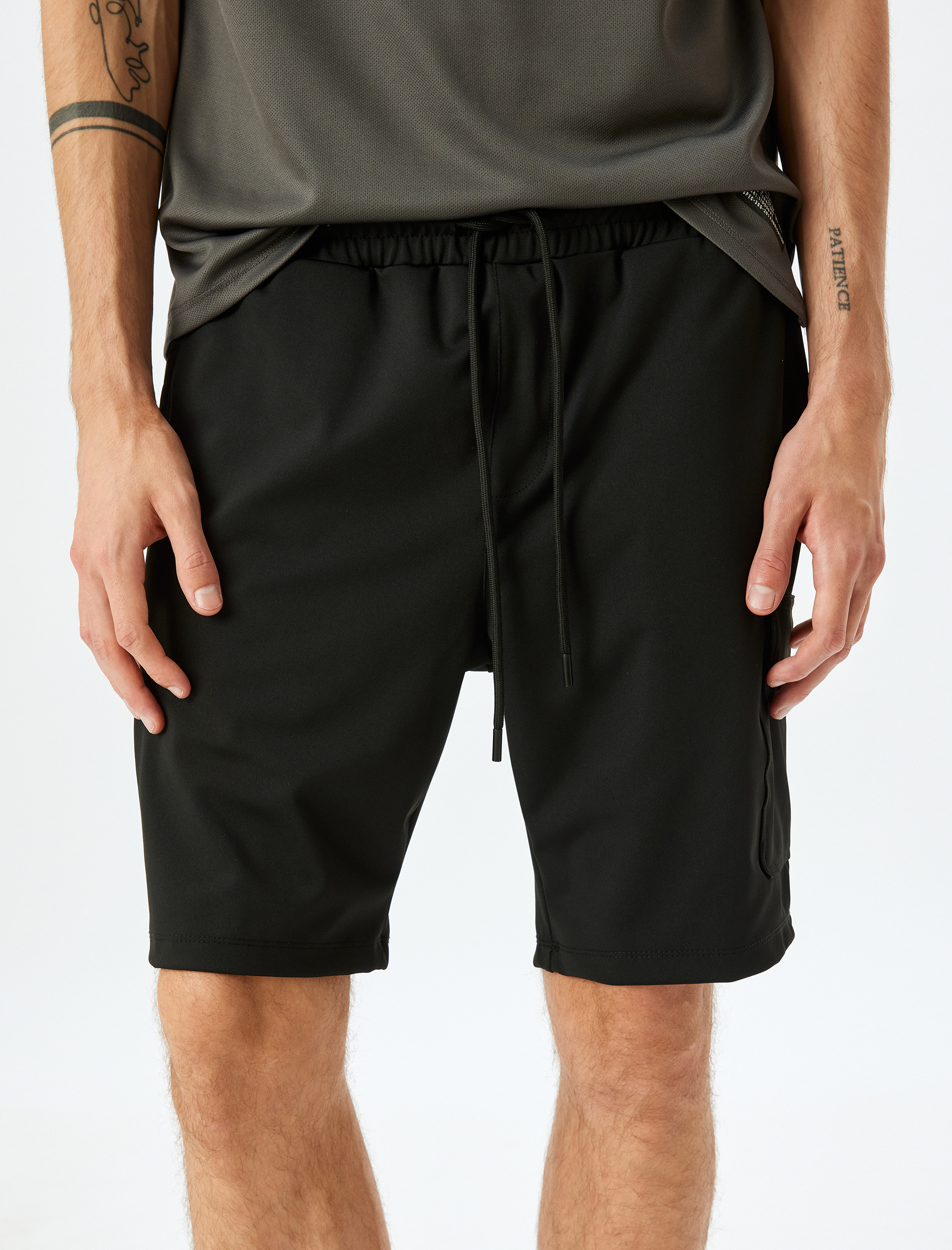   Beli Bağcıklı Cepli Kısa Spor Şort