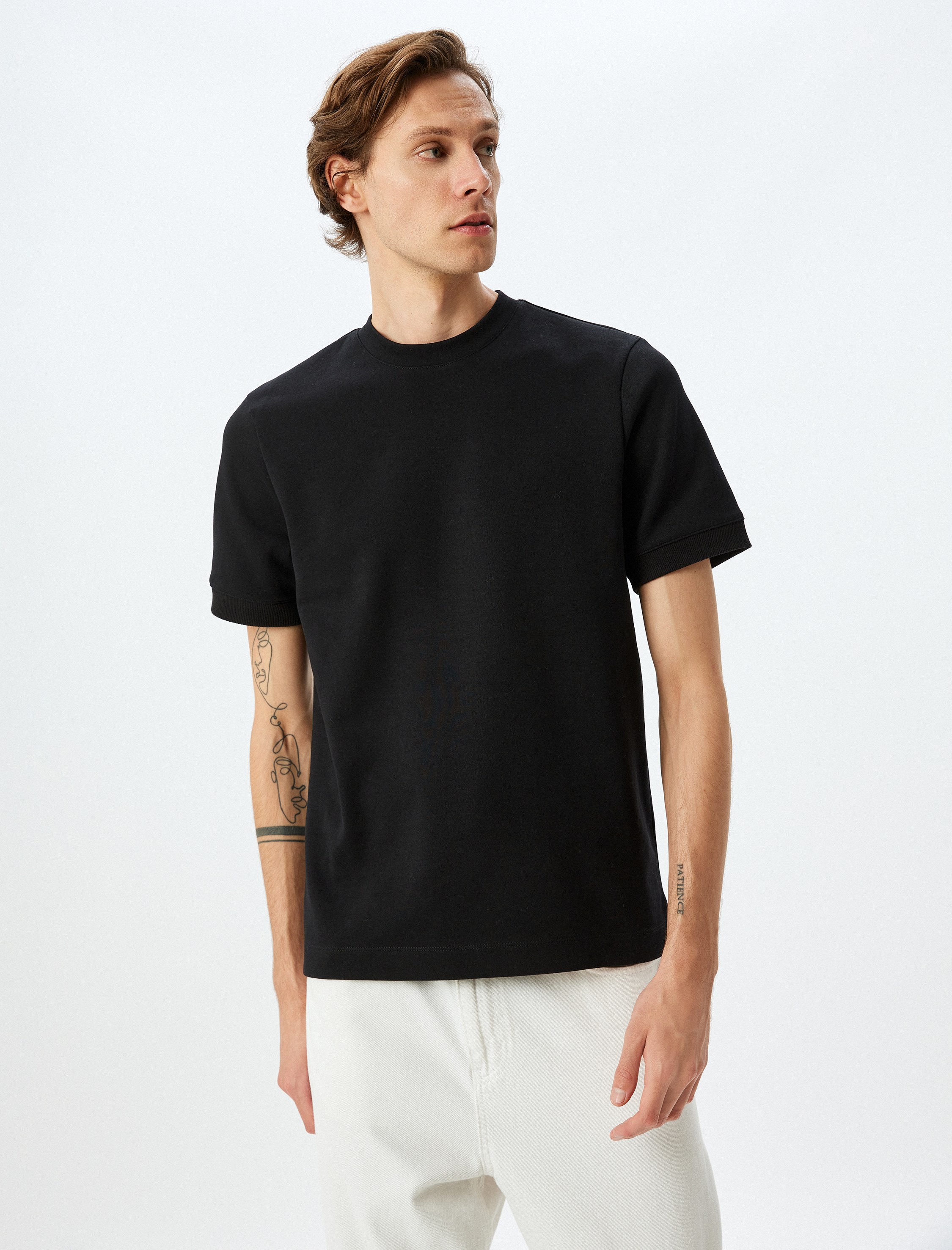   Kısa Kollu Pamuk Karışımlı Kalın Tok Kumaş Regular Fit Bisiklet Yaka Tişört