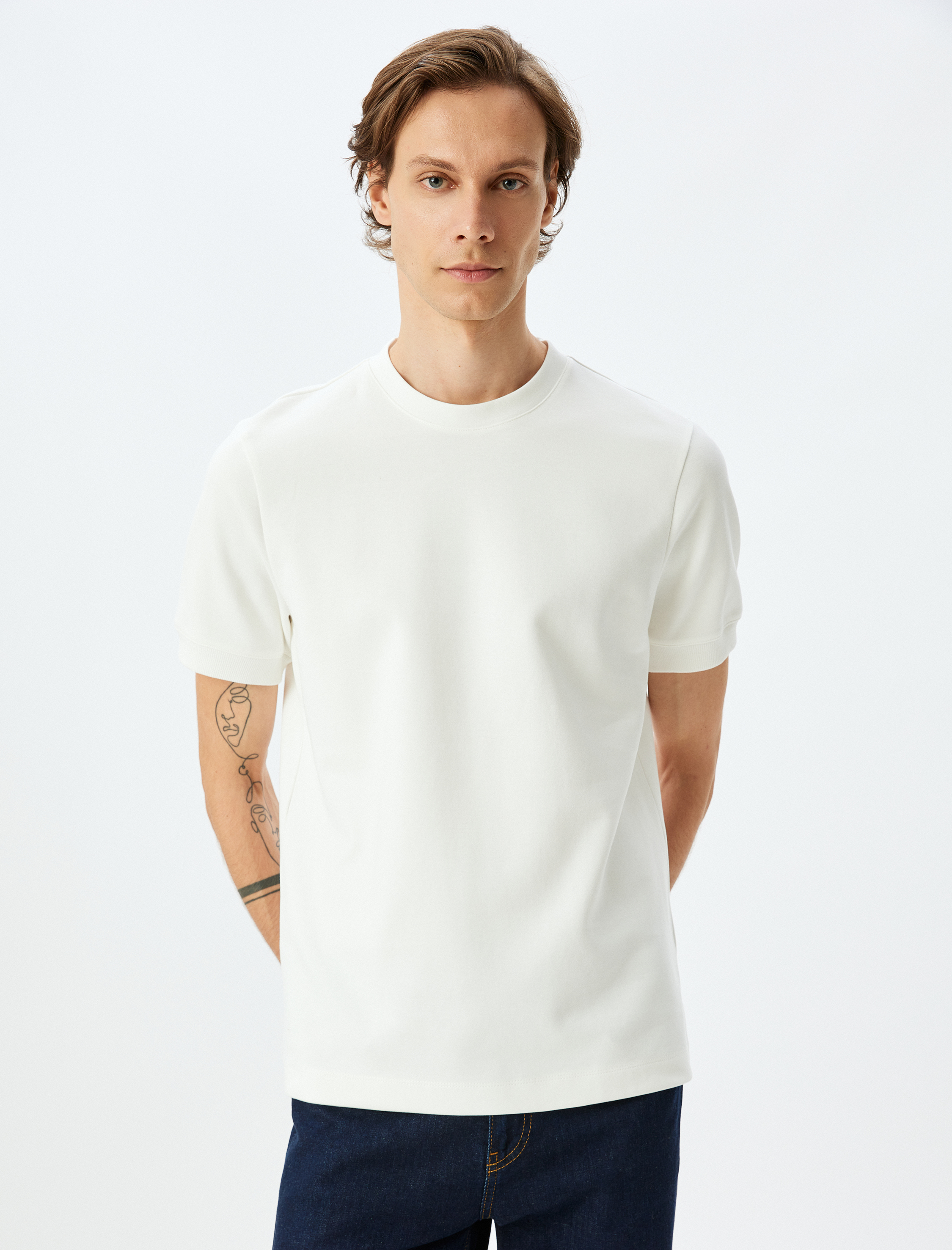   Kısa Kollu Pamuk Karışımlı Kalın Tok Kumaş Regular Fit Bisiklet Yaka Tişört