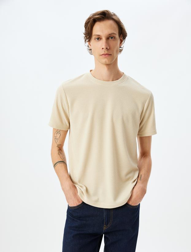 Bisiklet Yaka Kısa Kollu Dokulu Slim Fit Tişört_0