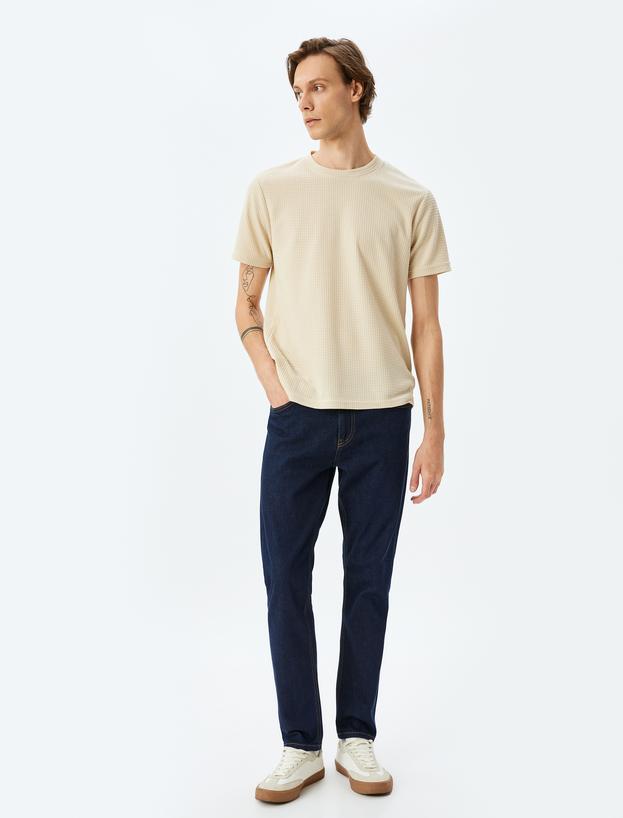 Bisiklet Yaka Kısa Kollu Dokulu Slim Fit Tişört_1