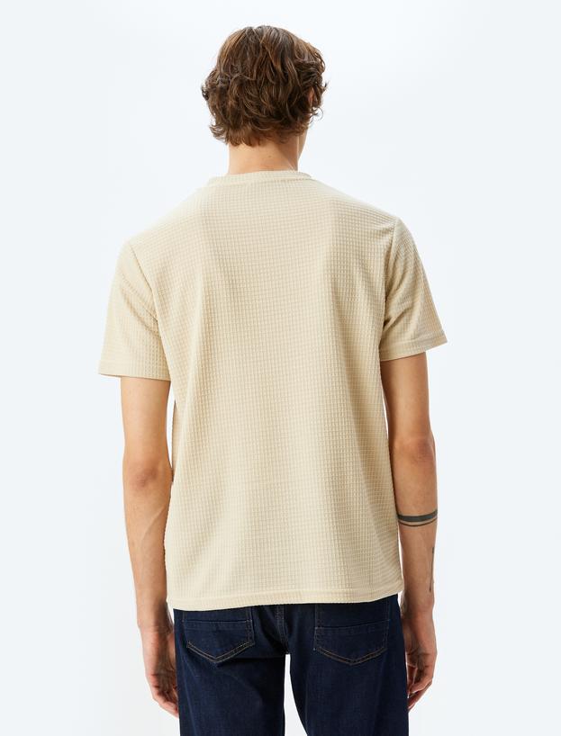 Bisiklet Yaka Kısa Kollu Dokulu Slim Fit Tişört_3