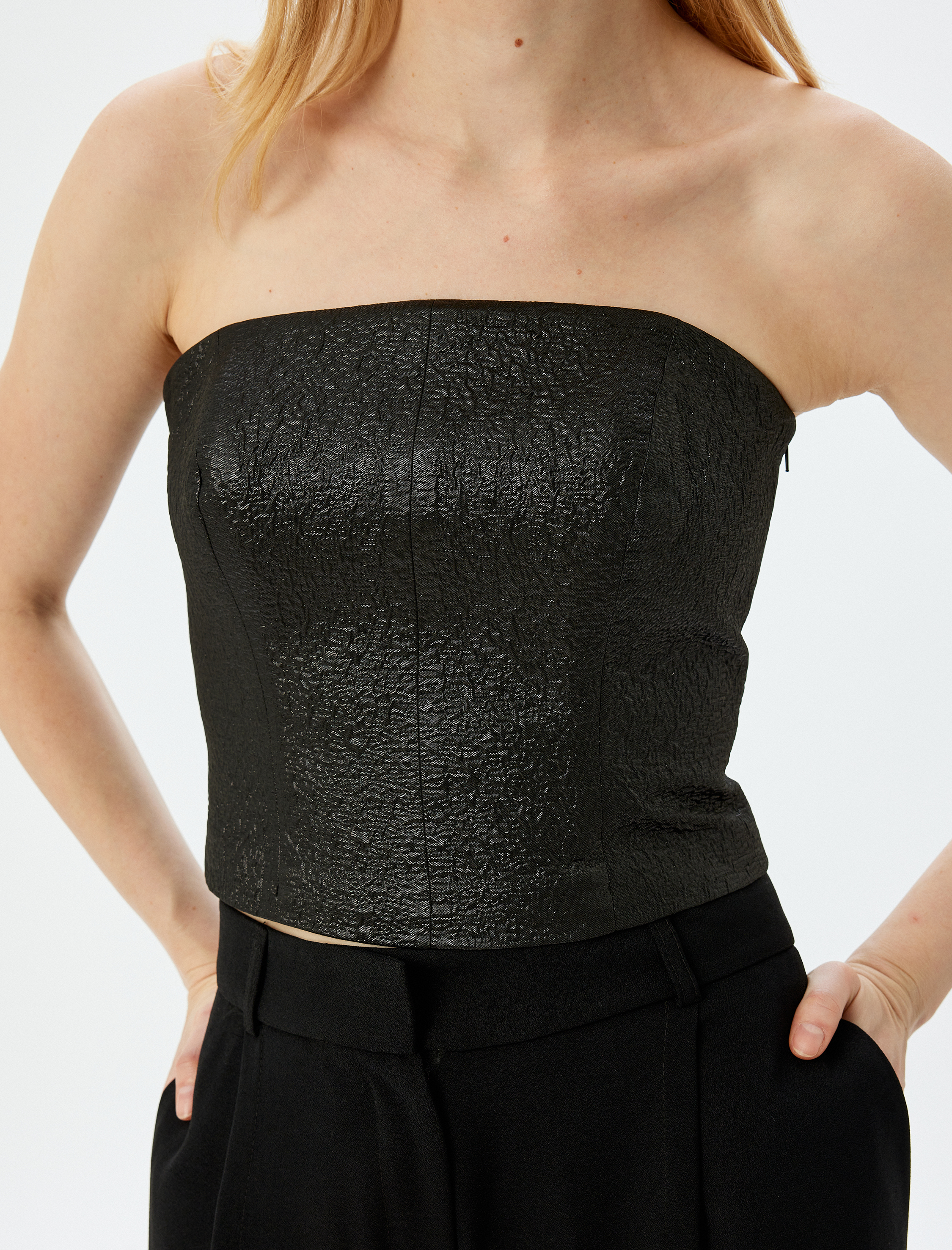   Straplez Crop Parıltılı Dokulu Kolsuz Fermuarlı Bluz