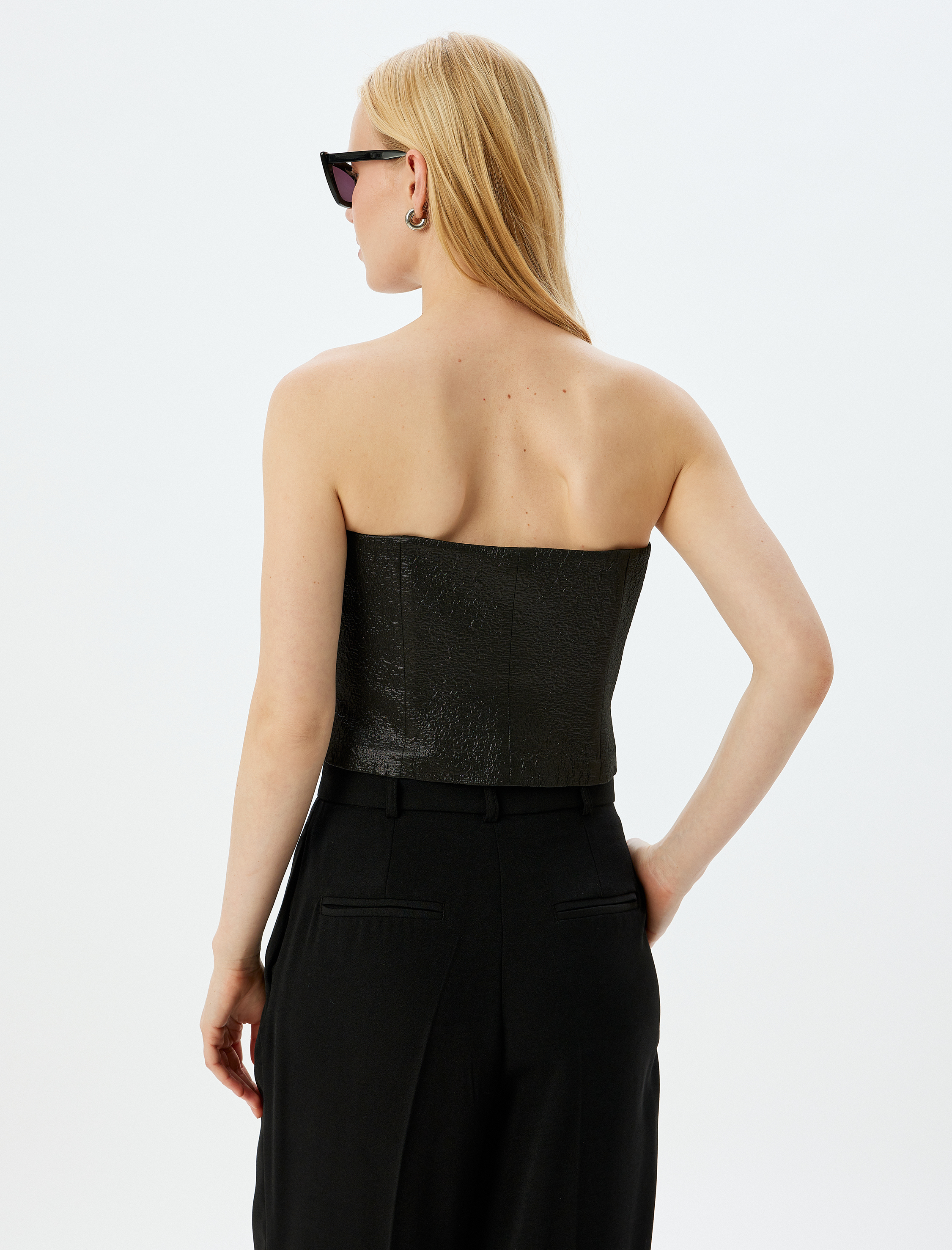   Straplez Crop Parıltılı Dokulu Kolsuz Fermuarlı Bluz