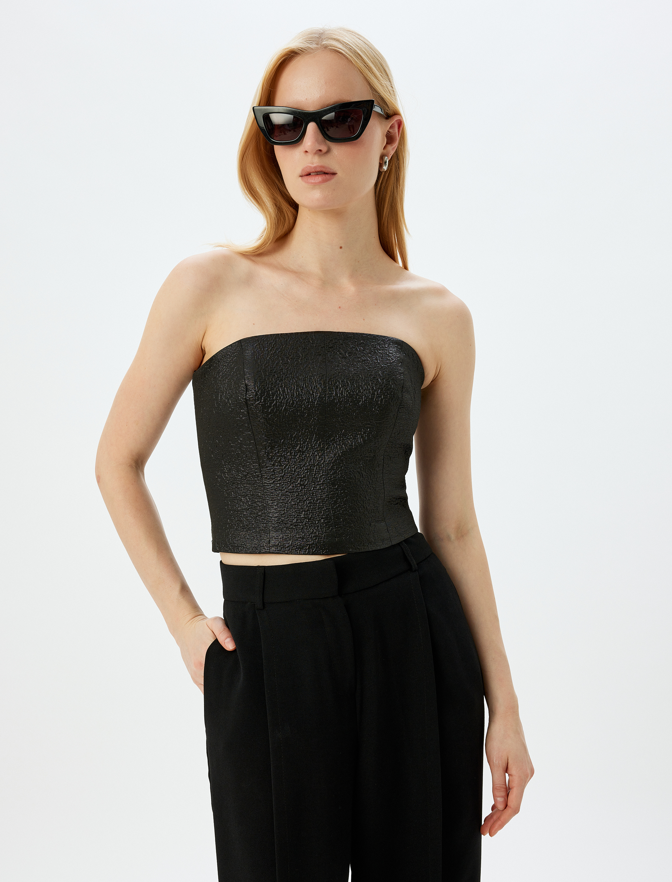   Straplez Crop Parıltılı Dokulu Kolsuz Fermuarlı Bluz