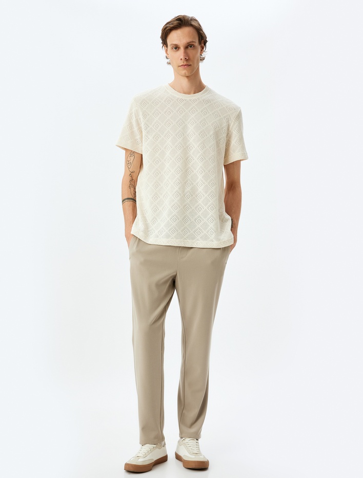  Bisiklet Yaka Kısa Kollu Ajurlu Regular Fit Pamuk Karışımlı Dokulu Tişört