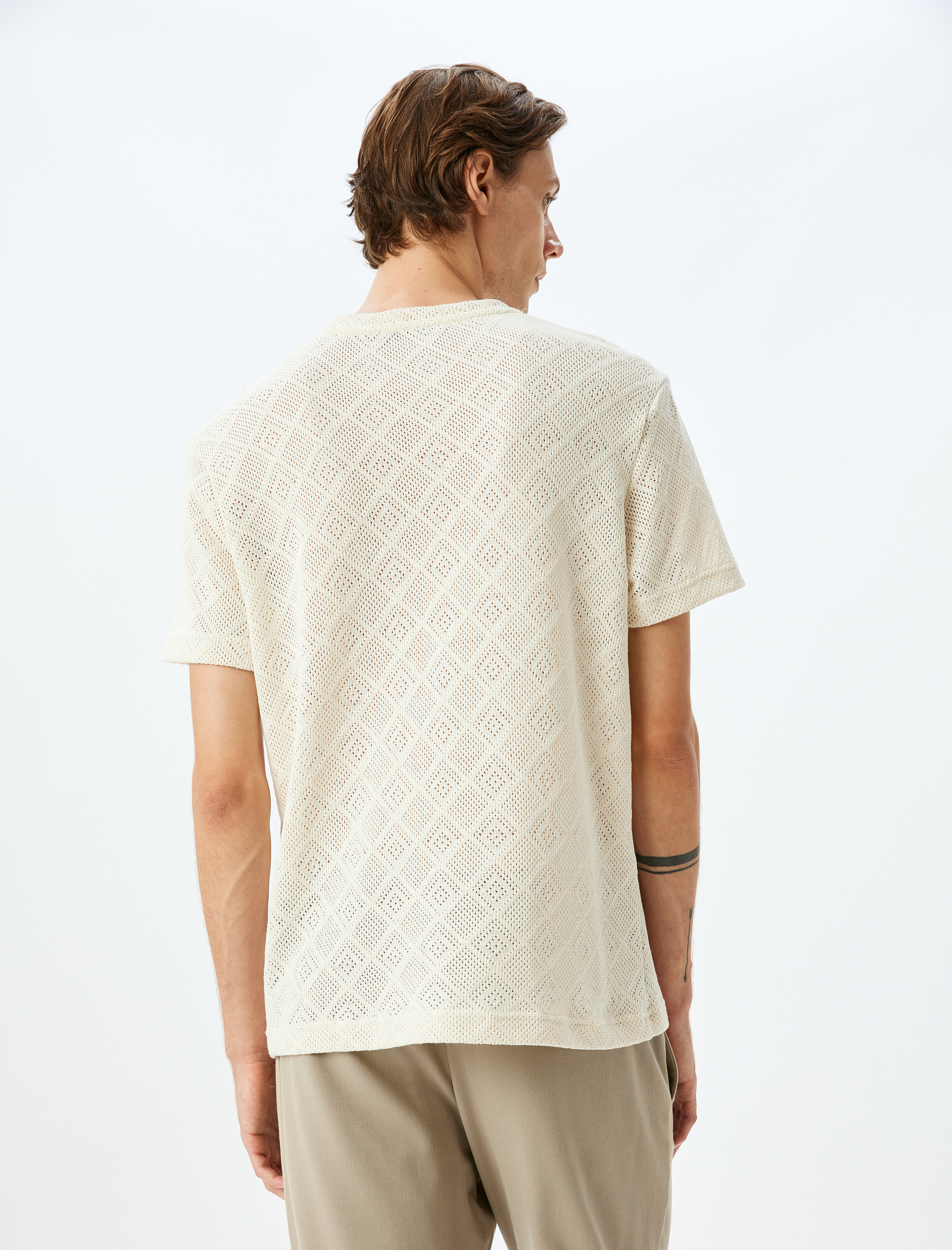   Bisiklet Yaka Kısa Kollu Ajurlu Regular Fit Pamuk Karışımlı Dokulu Tişört