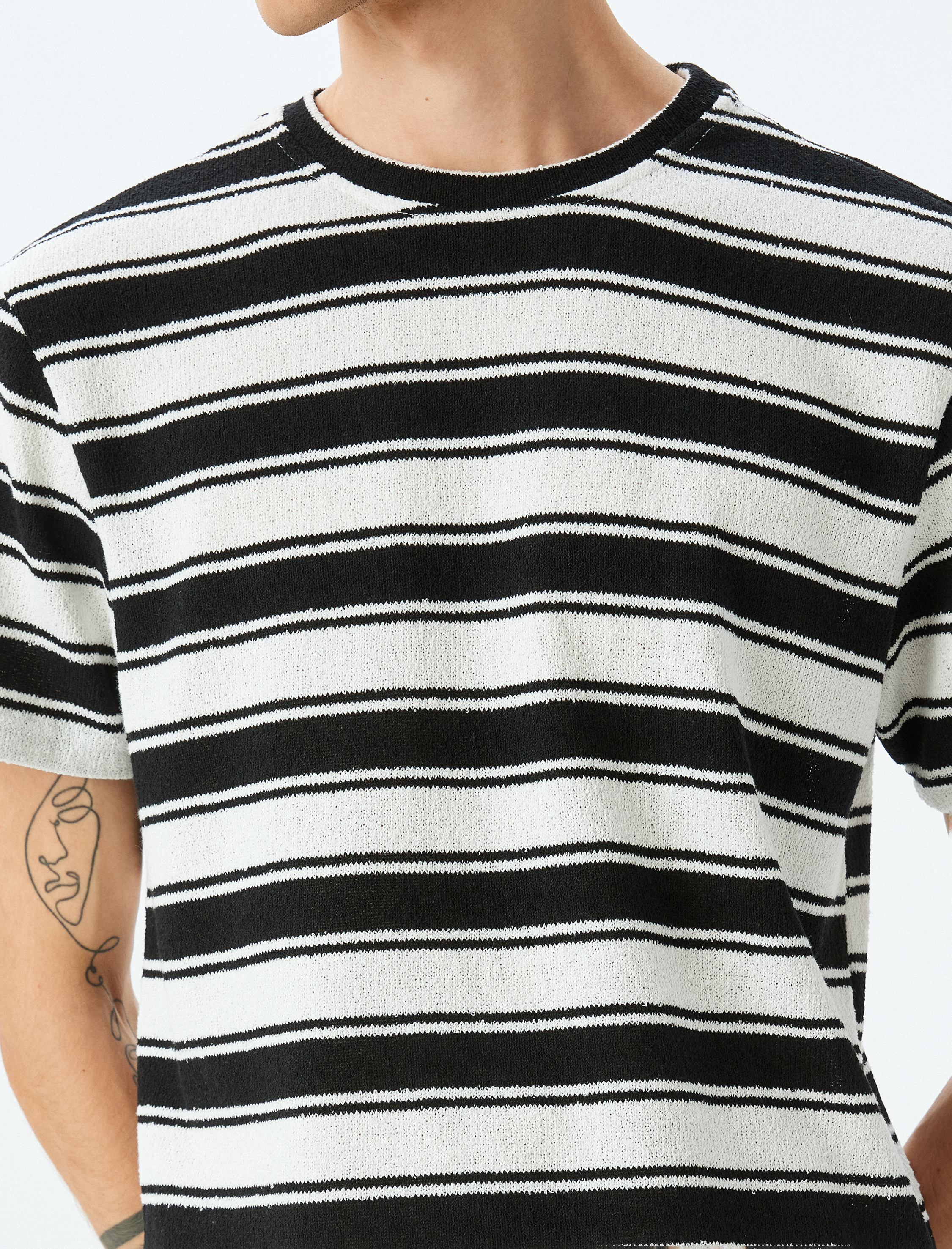   Kısa Kollu Bisiklet Yaka Regular Fit Pamuk Karışımlı Çizgili Tişört