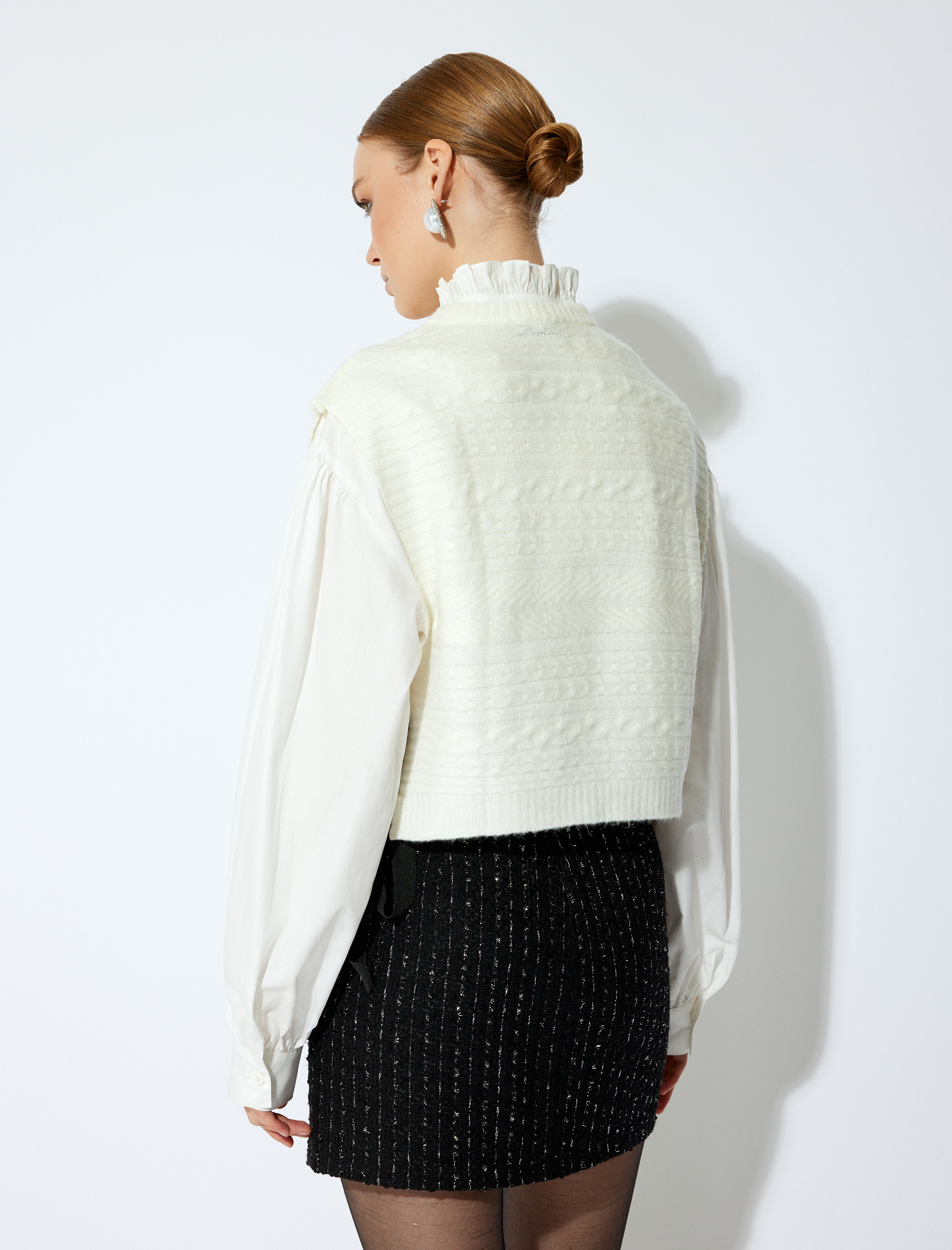   Yanları Bağlama Detaylı Dokulu Yuvarlak Yaka Örgü Süveter