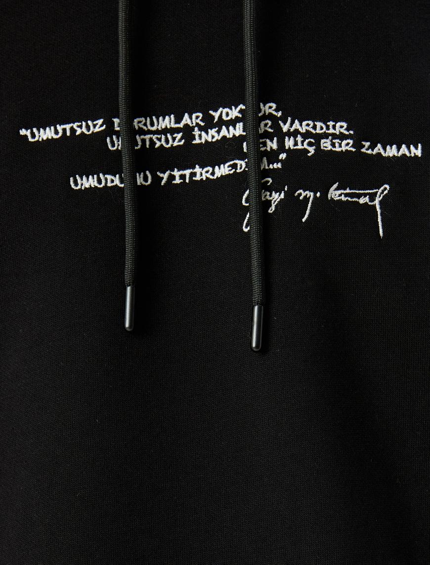   Kapşonlu Kanguru Cepli Şardonlu Pamuk Karışımlı Atatürk Baskılı Sweatshirt