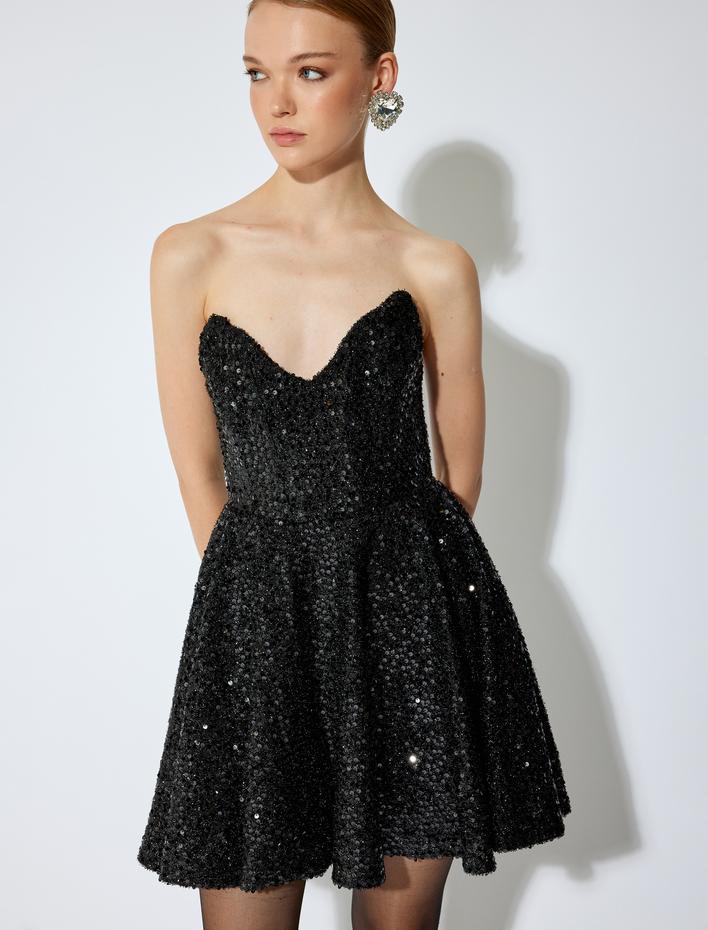  Koton X Sibil Çetinkaya - Pullu Payetli Mini Kalp Yaka Abiye Elbise