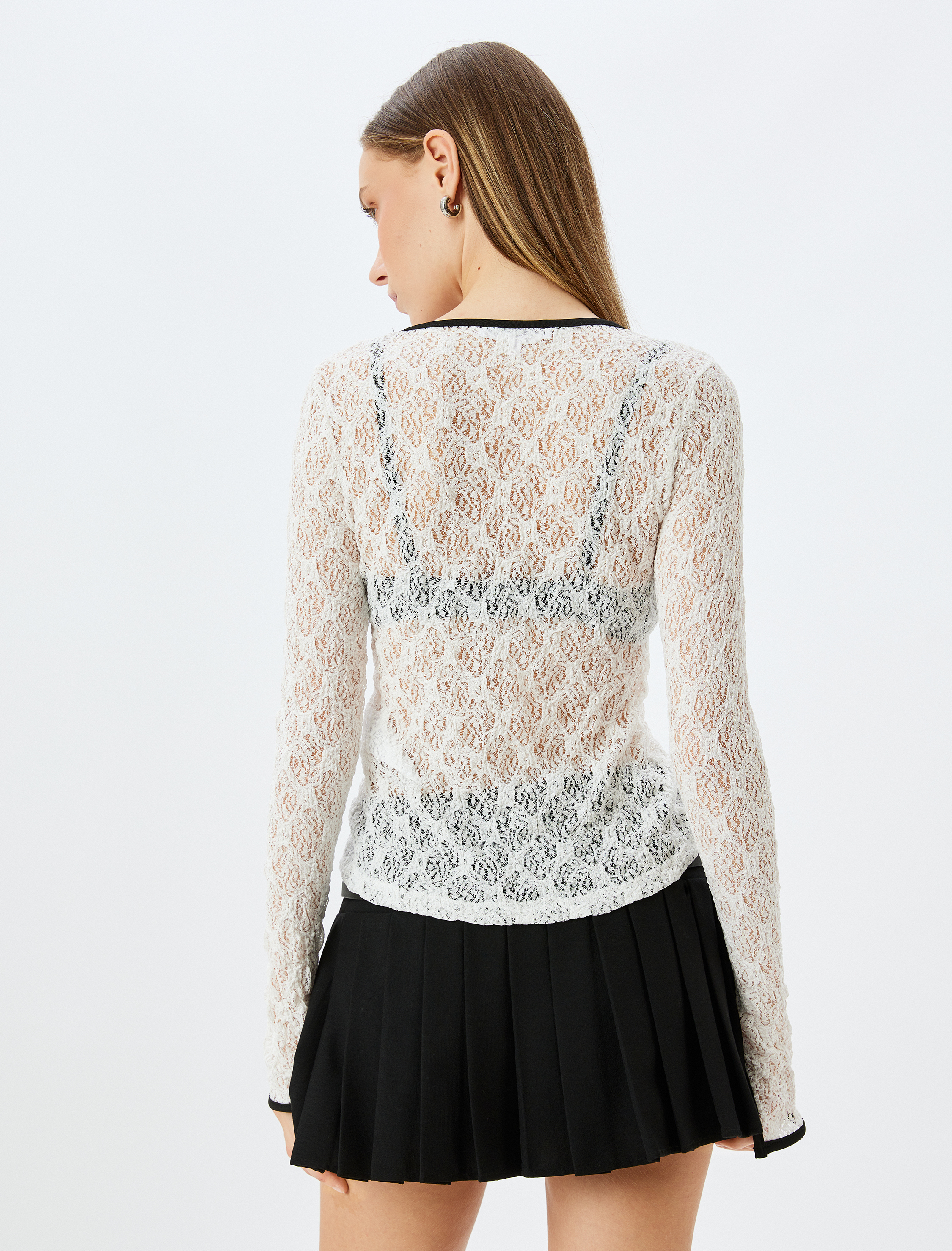   Bisiklet Yaka Biyeli Uzun Kollu Slim Fit Dantel Tişört