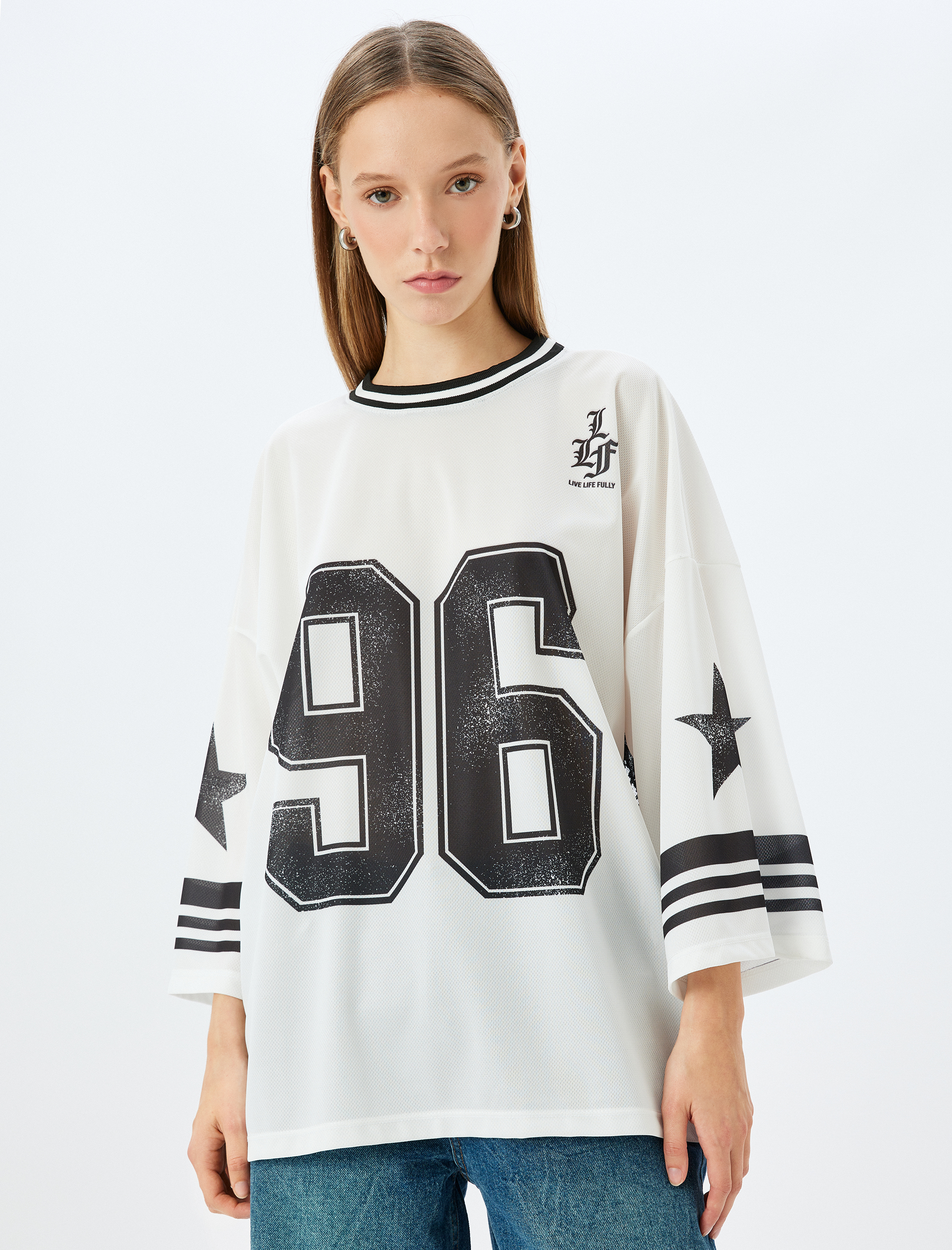   Baskılı Uzun Kollu Arkası Dantel Detaylı Bisiklet Yaka Biyeli Tişört