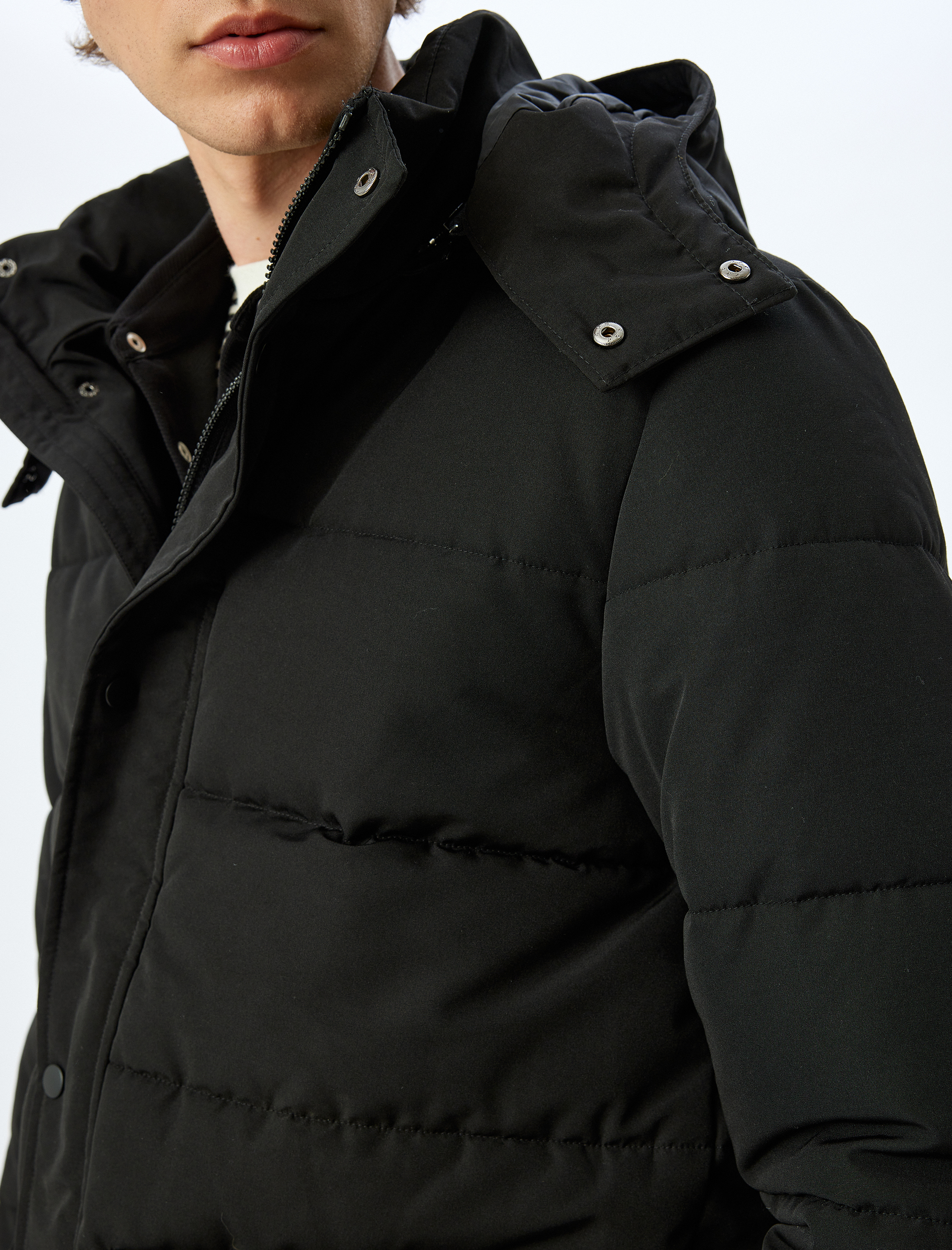Şişme Mont Kapşonlu Fermuarlı Cep Detaylı Slim Fit